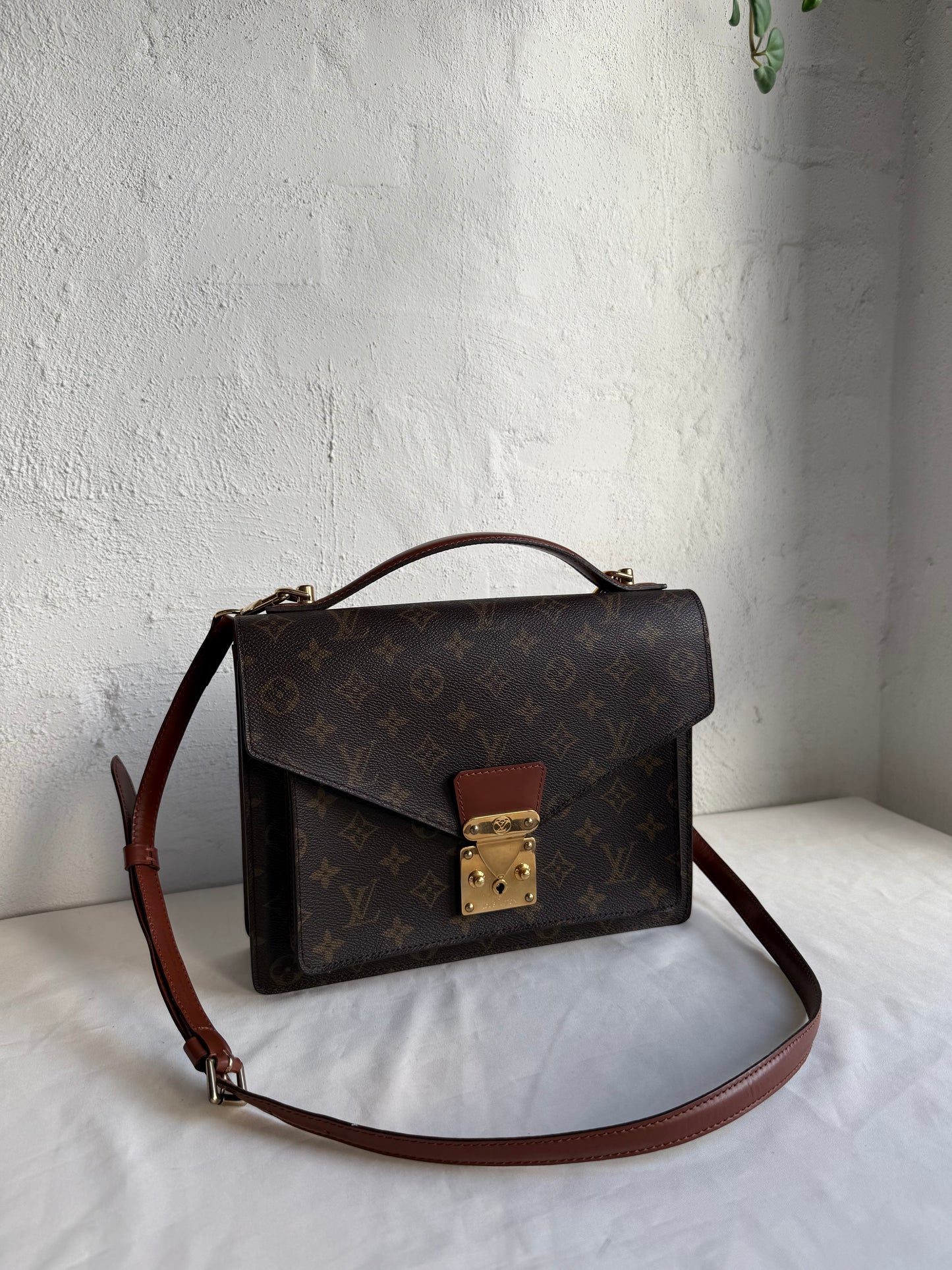 Louis Vuitton Monceau 28
