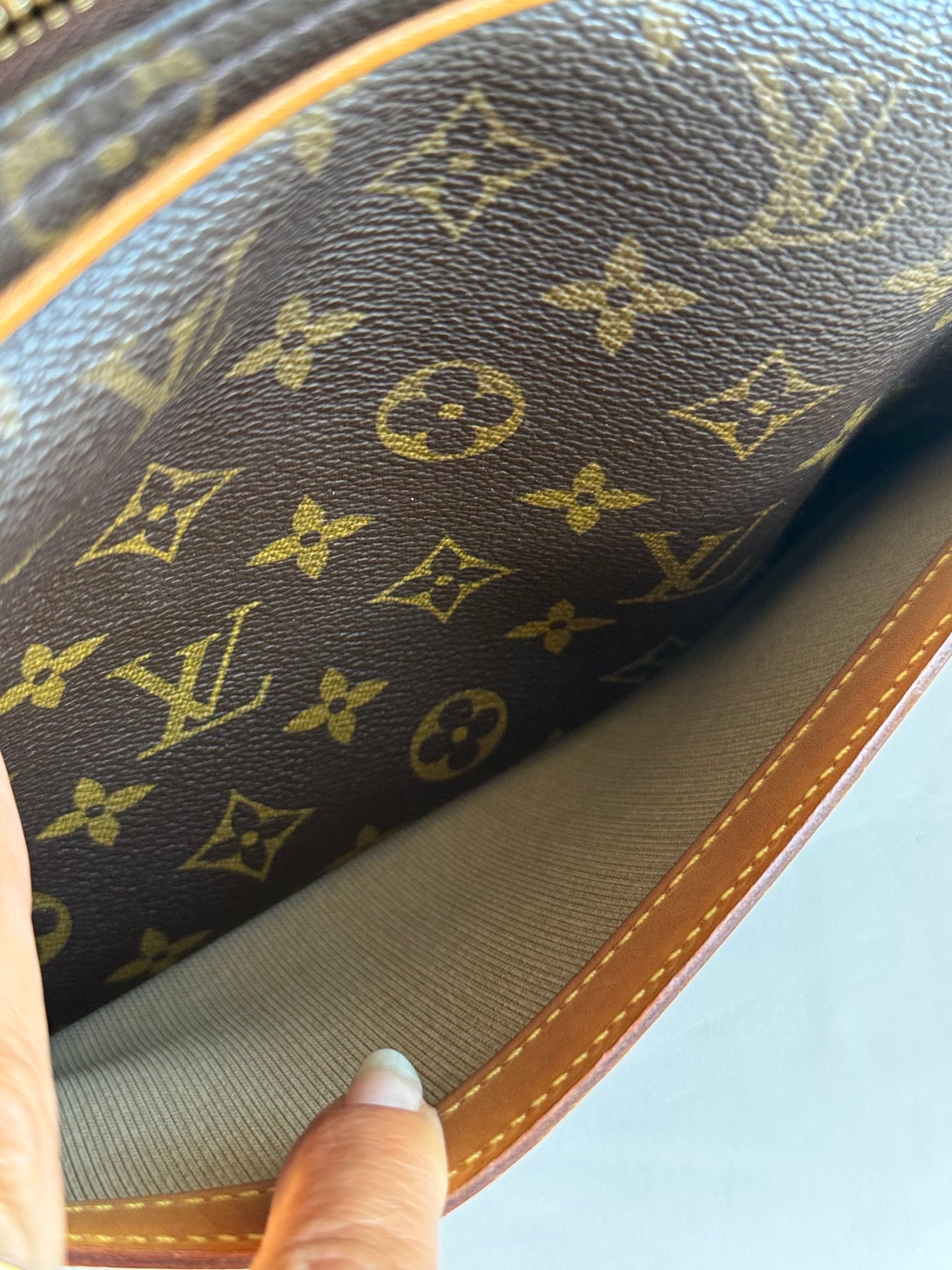 Louis Vuitton Reporter PM