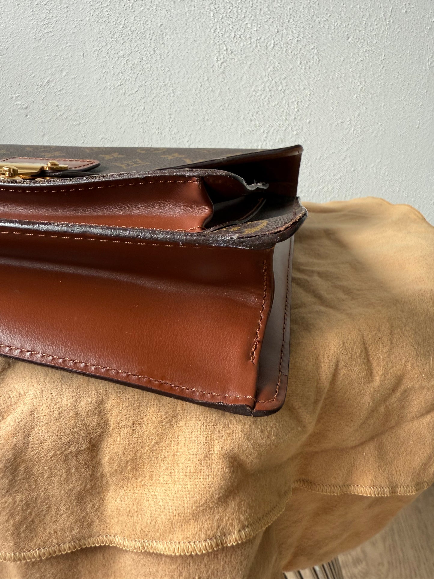 Louis Vuitton Monceau 28
