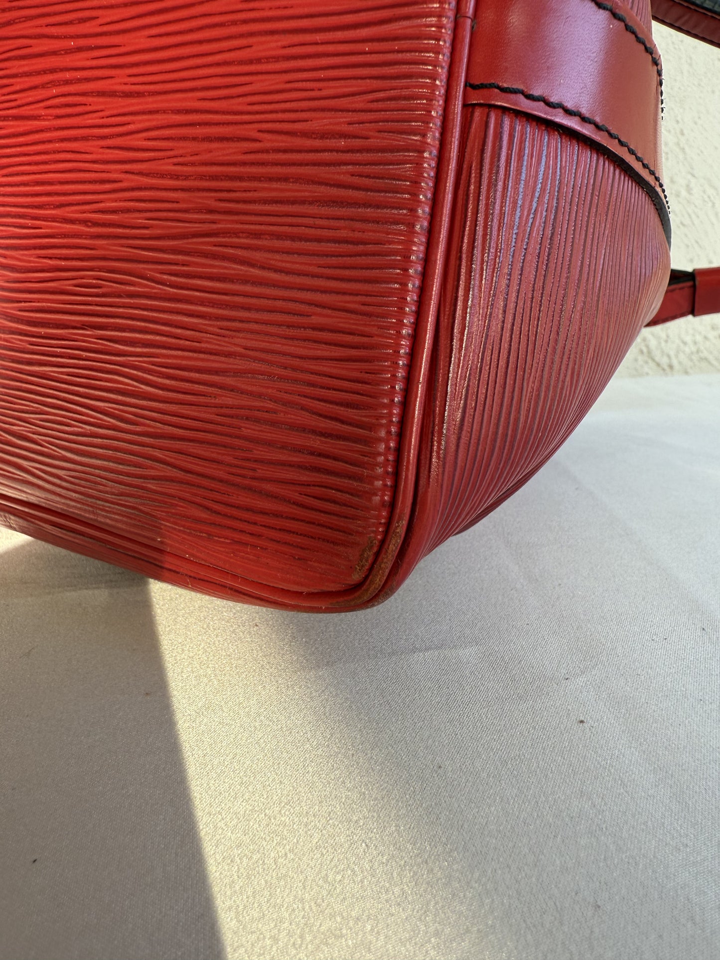 Louis Vuitton Noe Petit epi