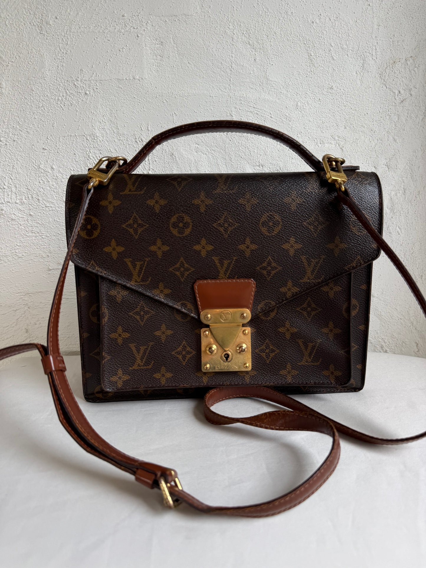 Louis Vuitton Monceau 28
