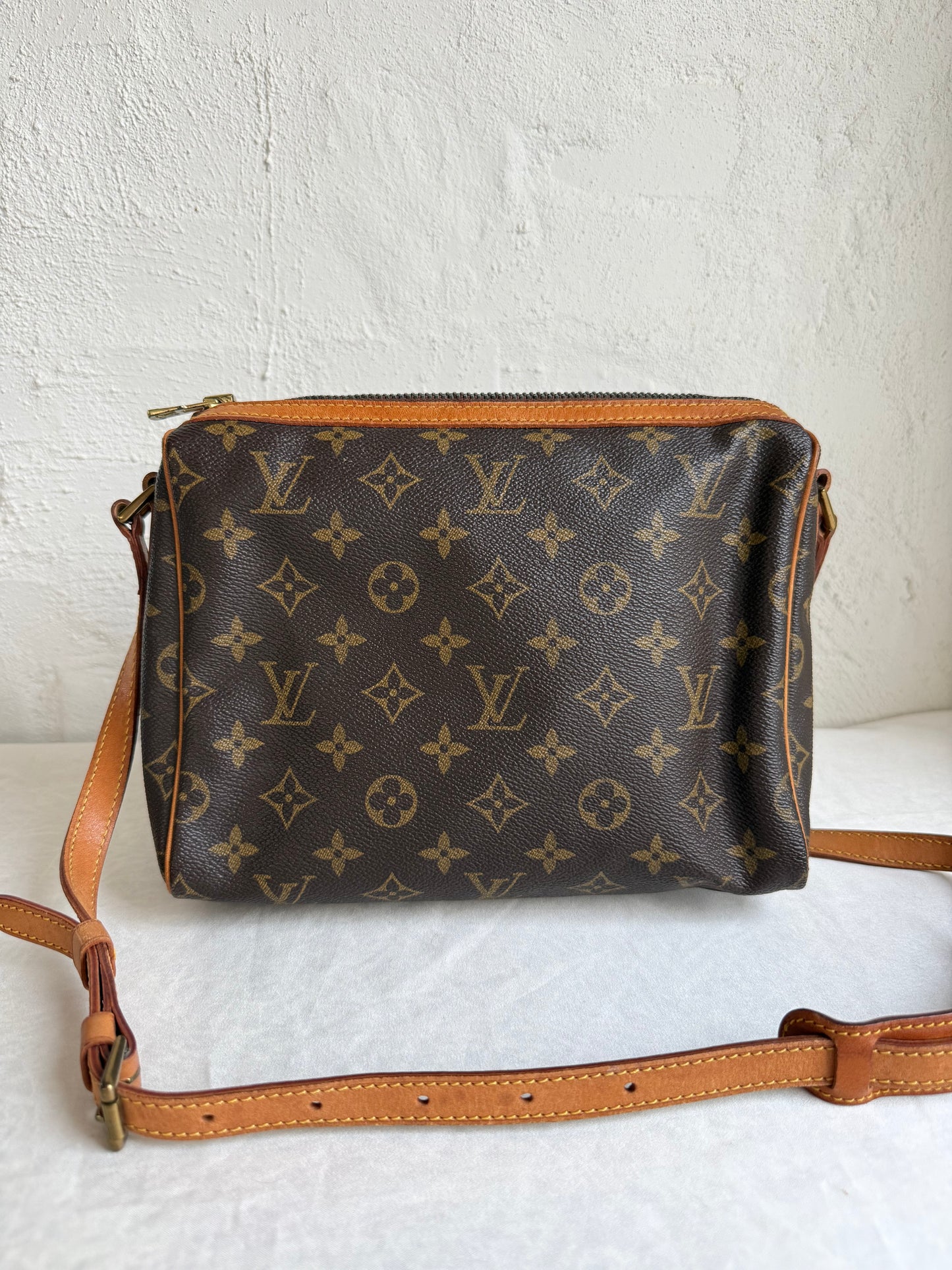 Louis Vuitton Tulle Lee