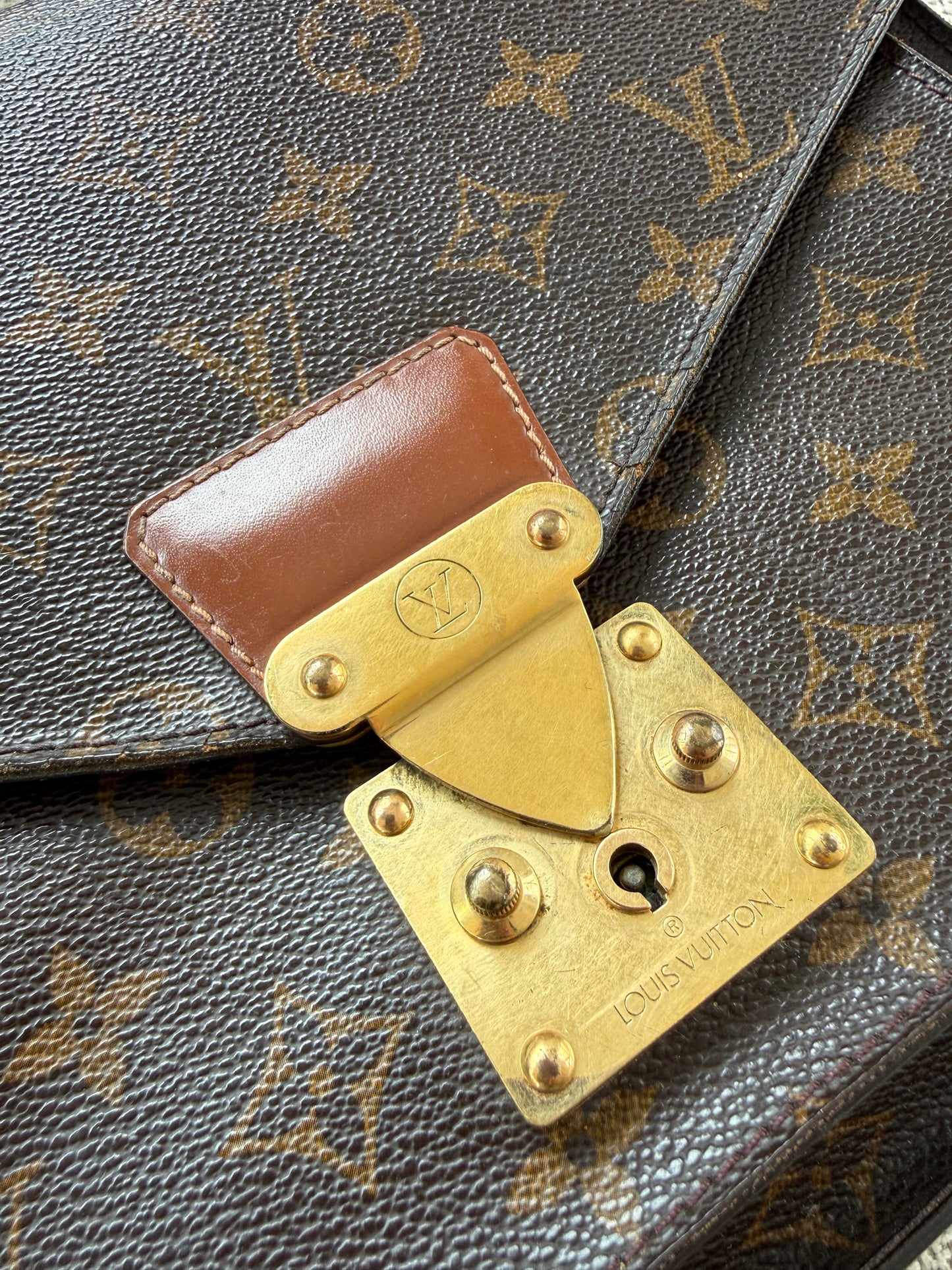 Louis Vuitton Monceau 28