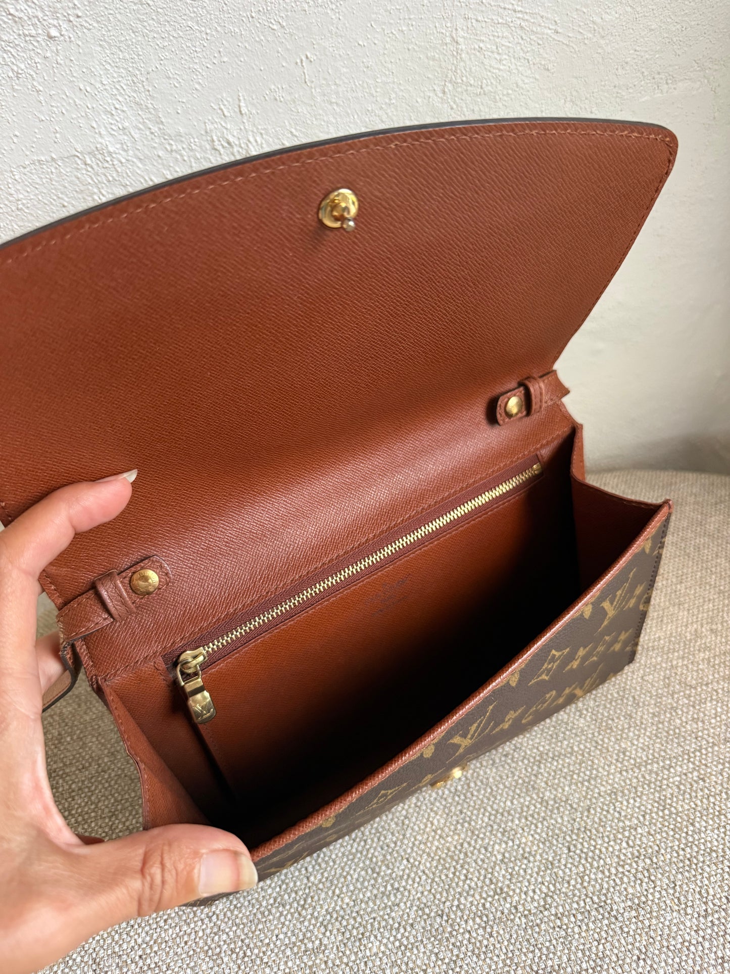 Louis Vuitton Bordeaux 2-way bag