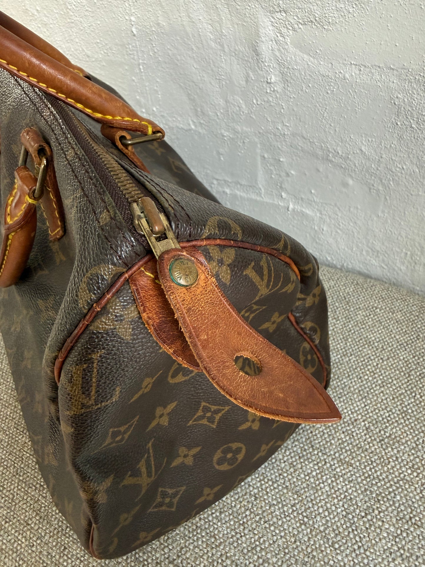 Louis Vuitton Speedy 30
