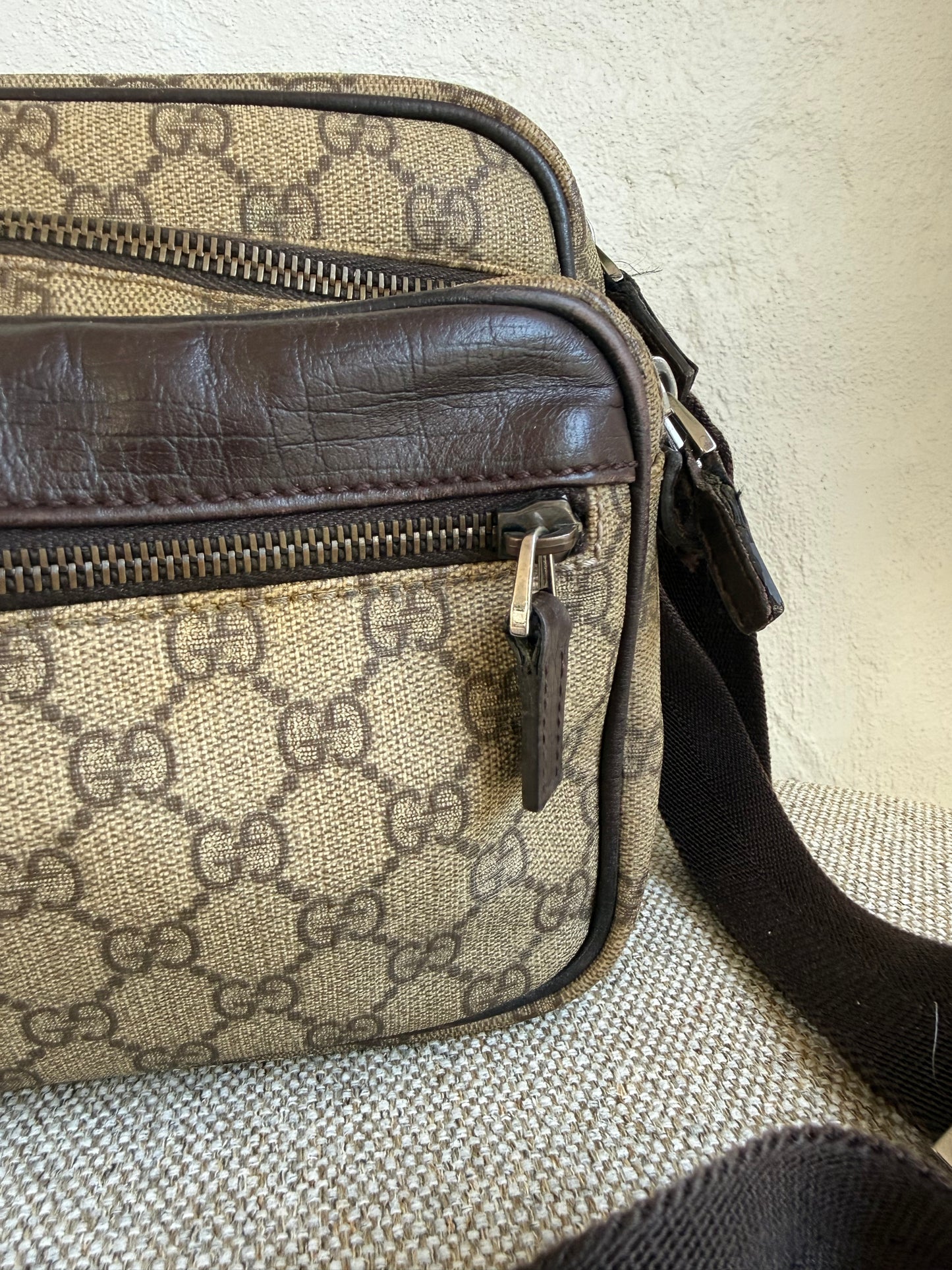 Gucci Messenger bag