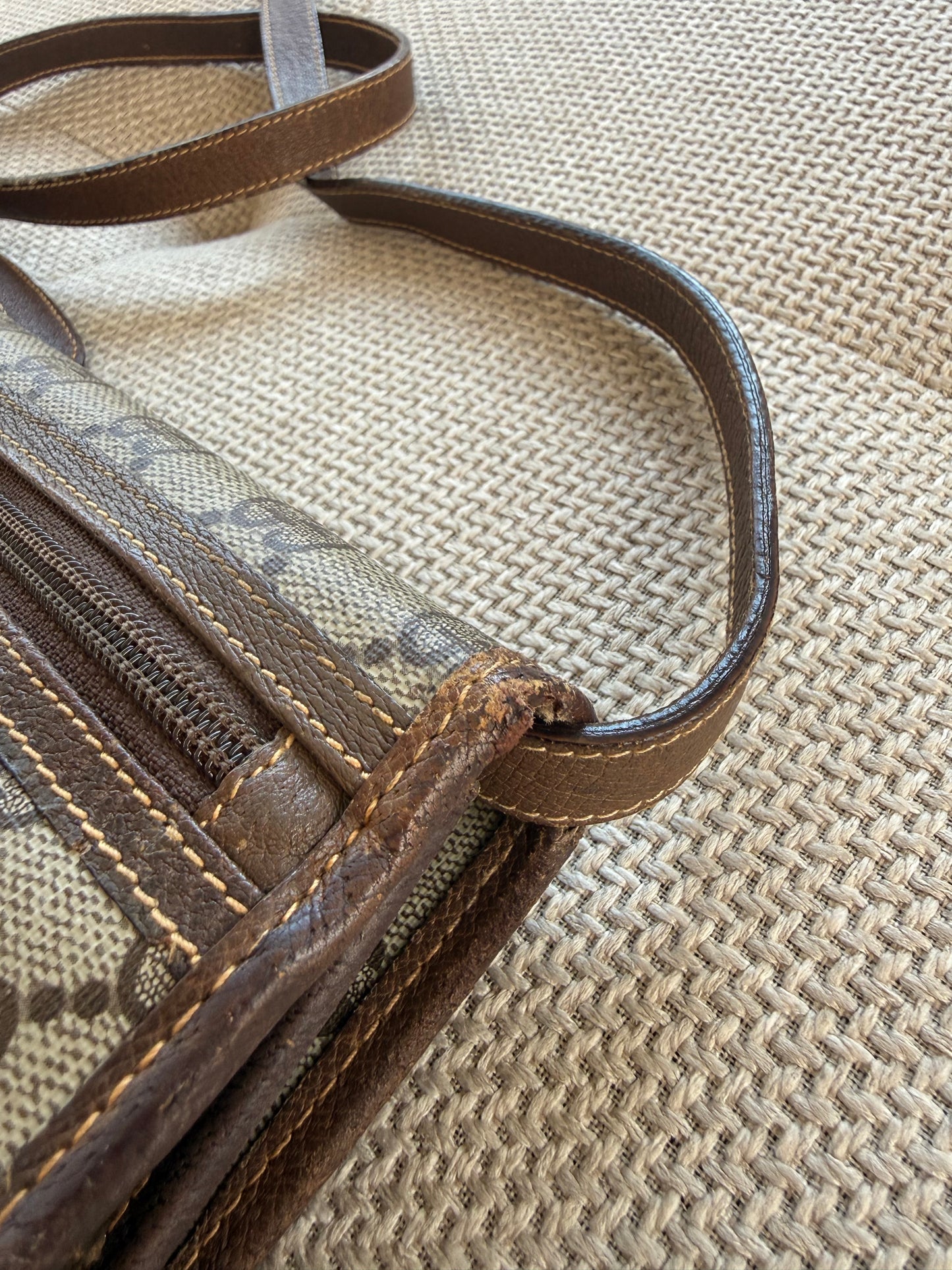 Gucci 2 way Crossbody/Clutch