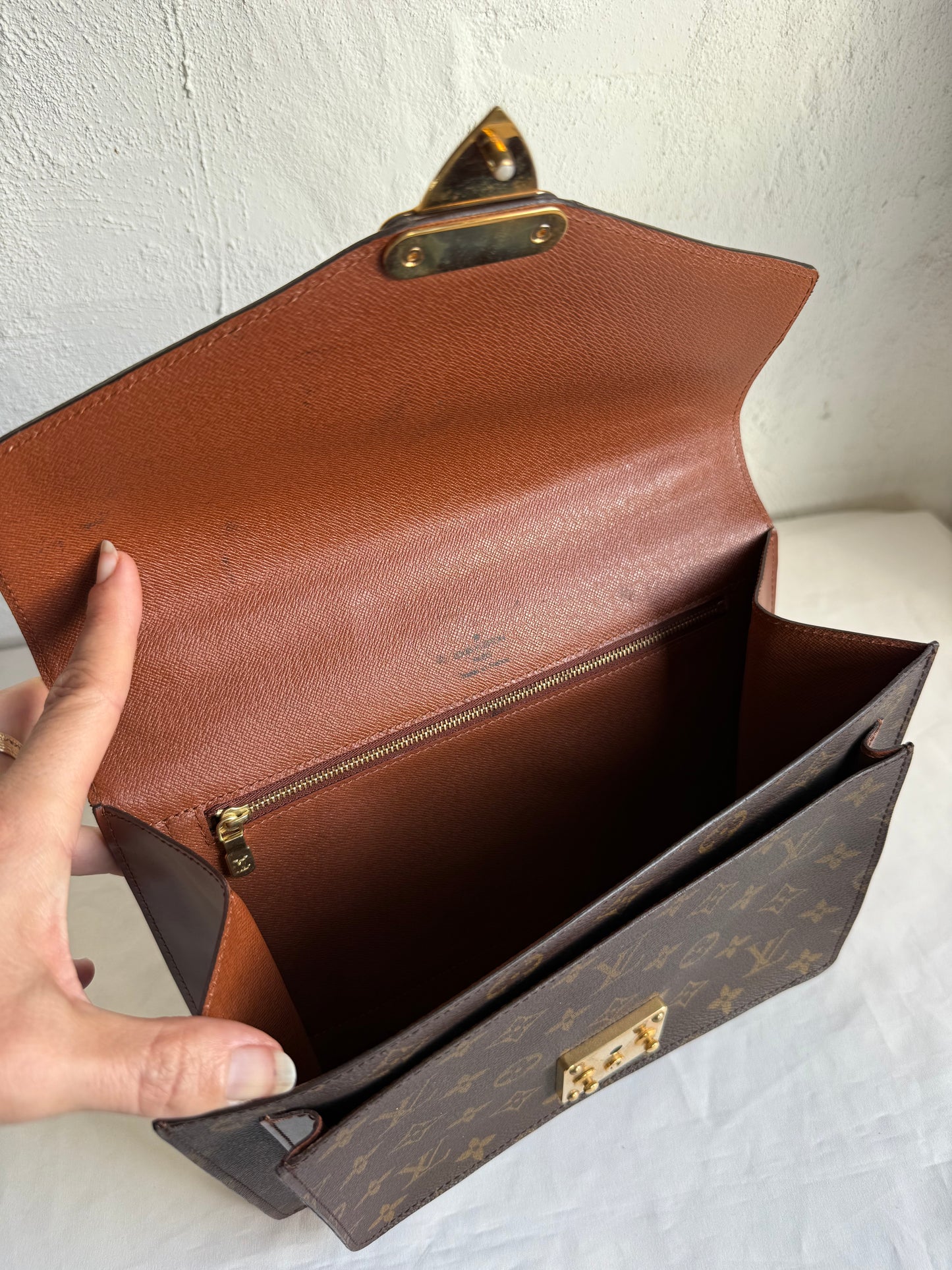 Louis Vuitton Monceau 28