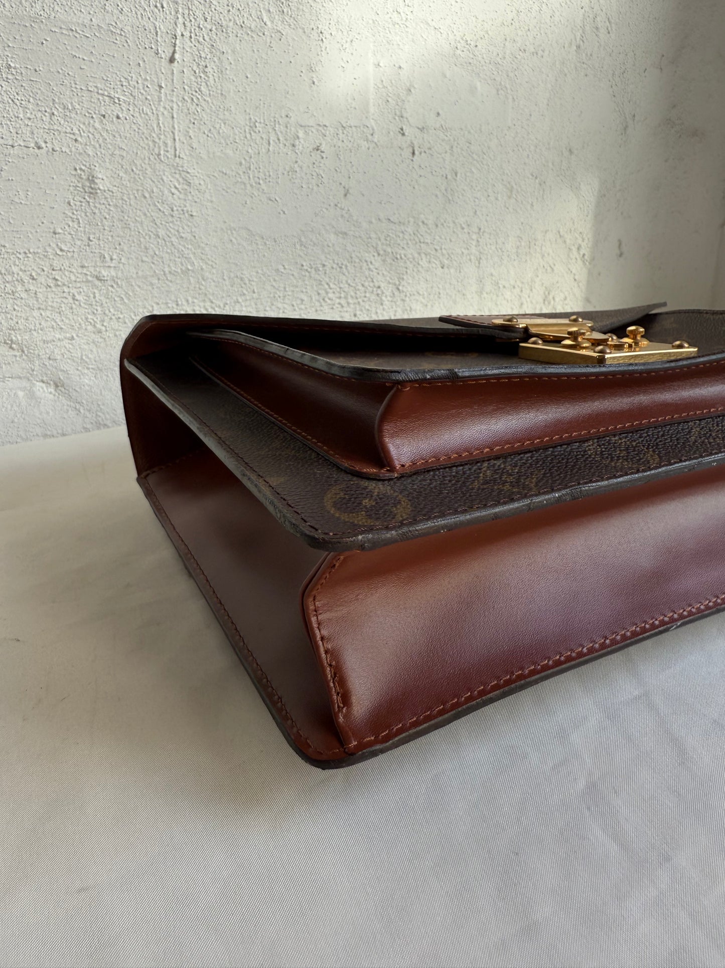 Louis Vuitton Monceau 28