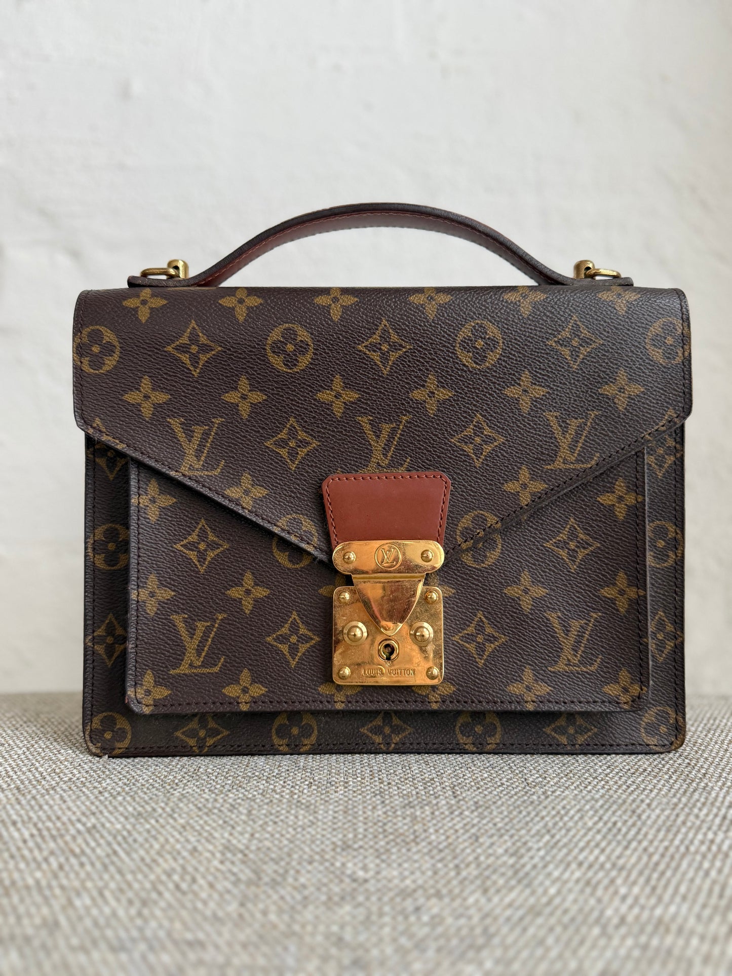 Louis Vuitton Monceau 26
