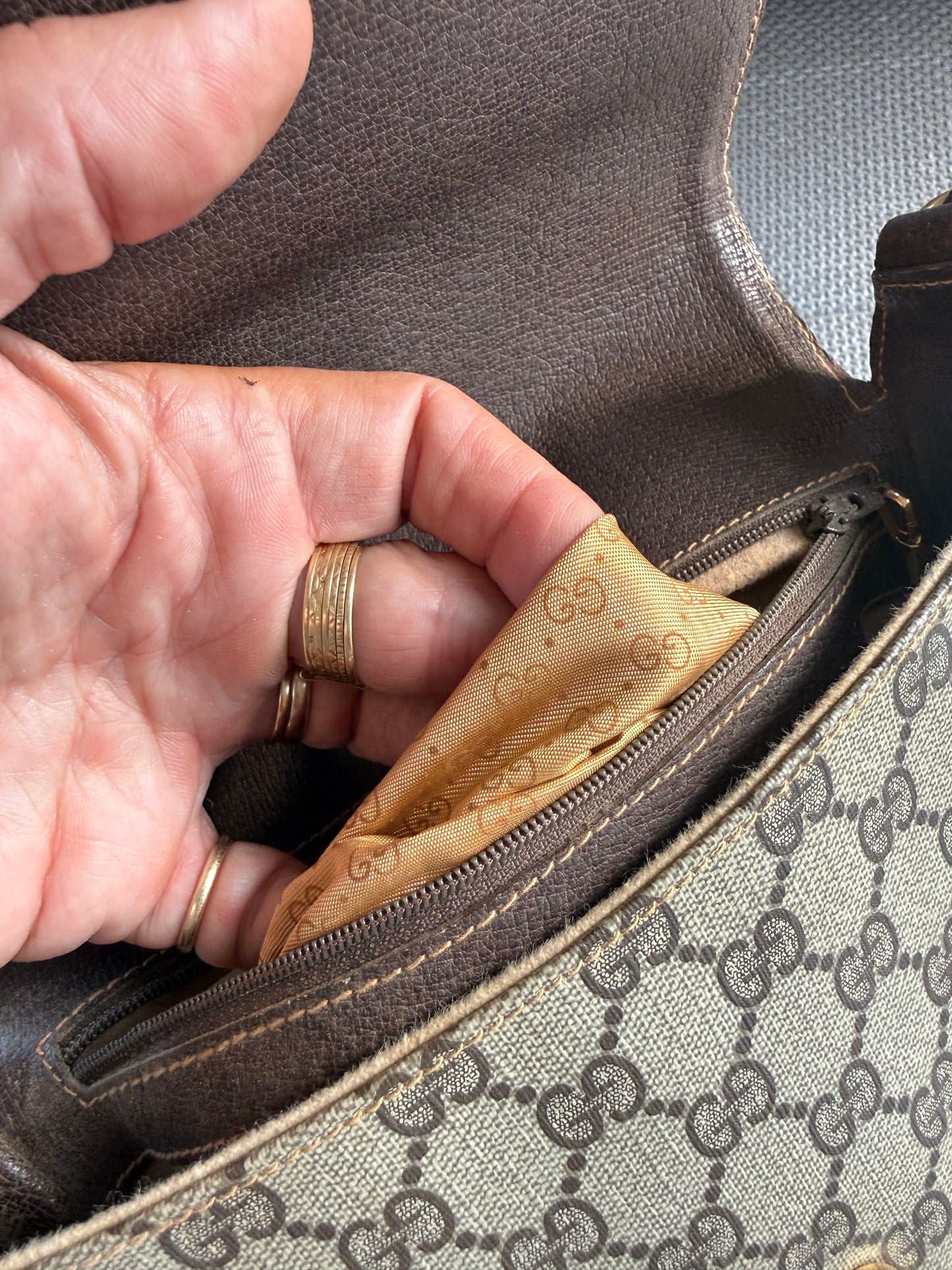Gucci Crossbody bag