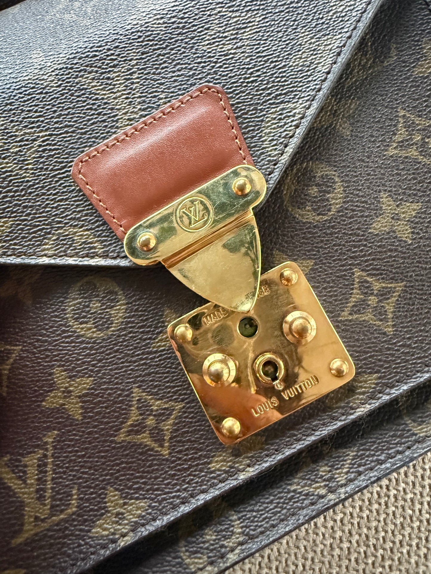 Louis Vuitton Monceau 26