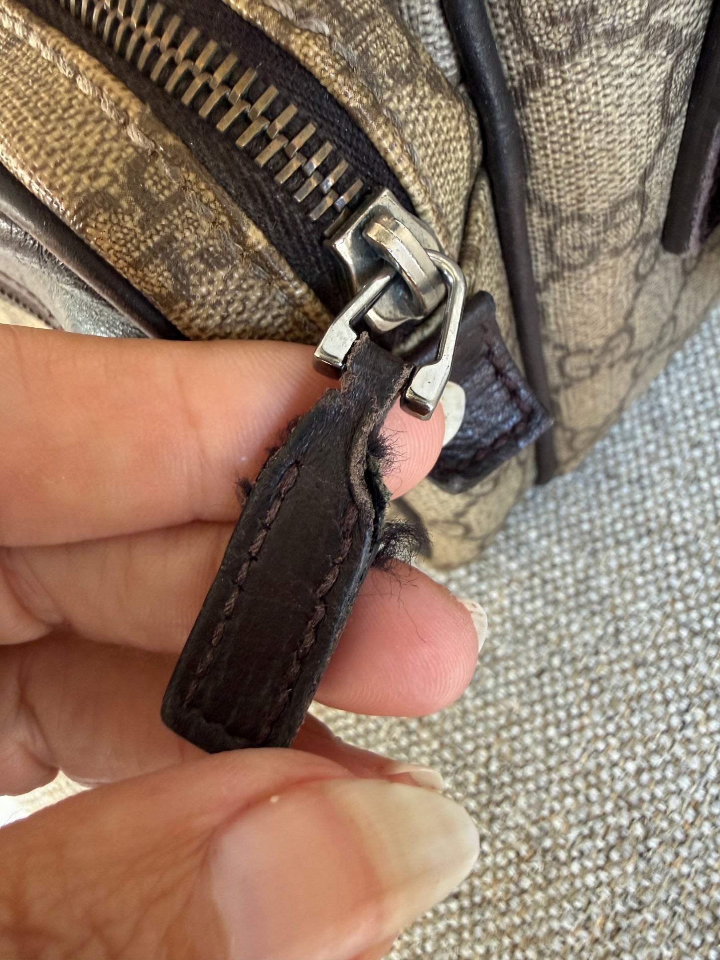 Gucci Messenger bag