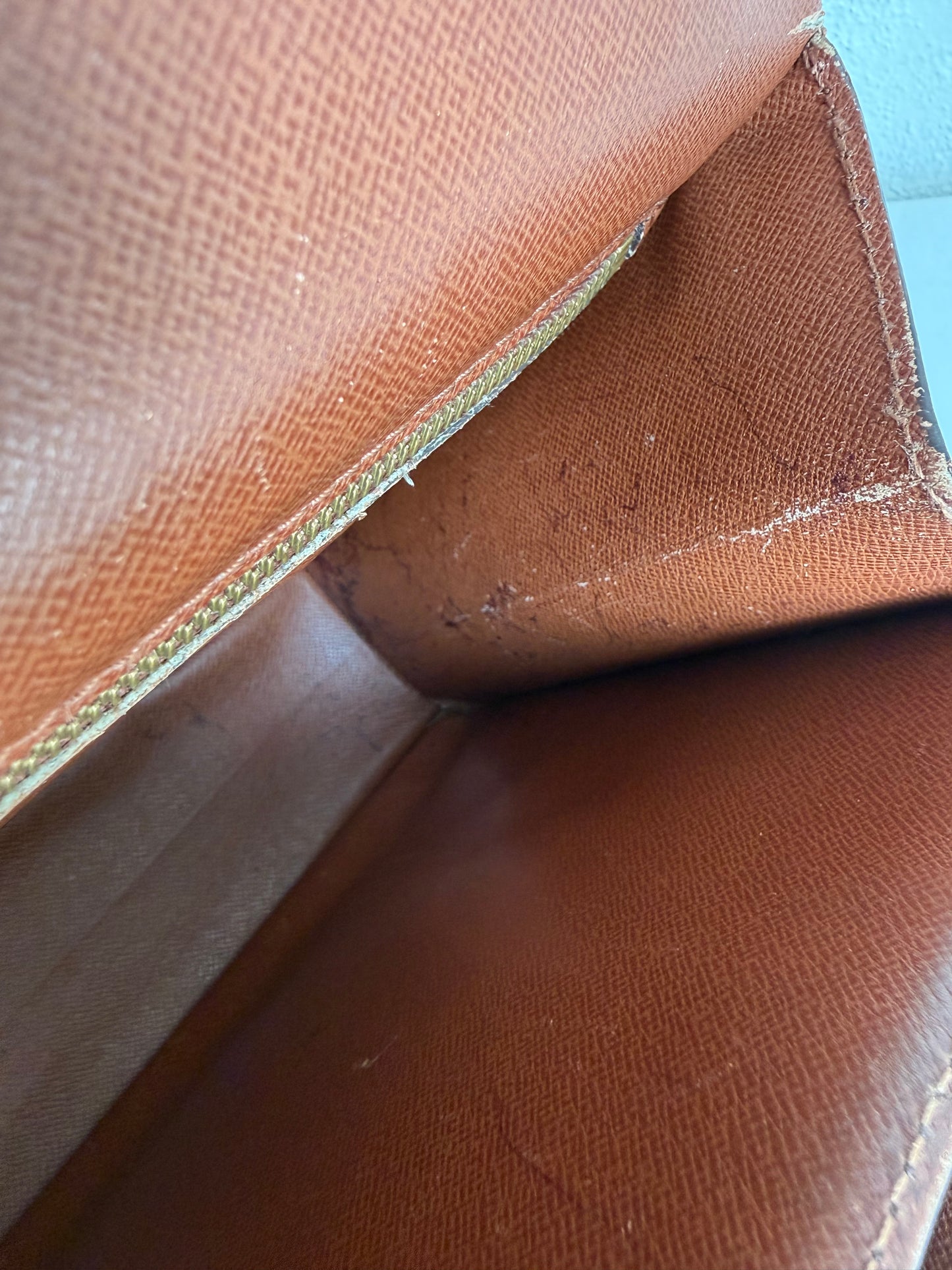 Louis Vuitton Monceau 28