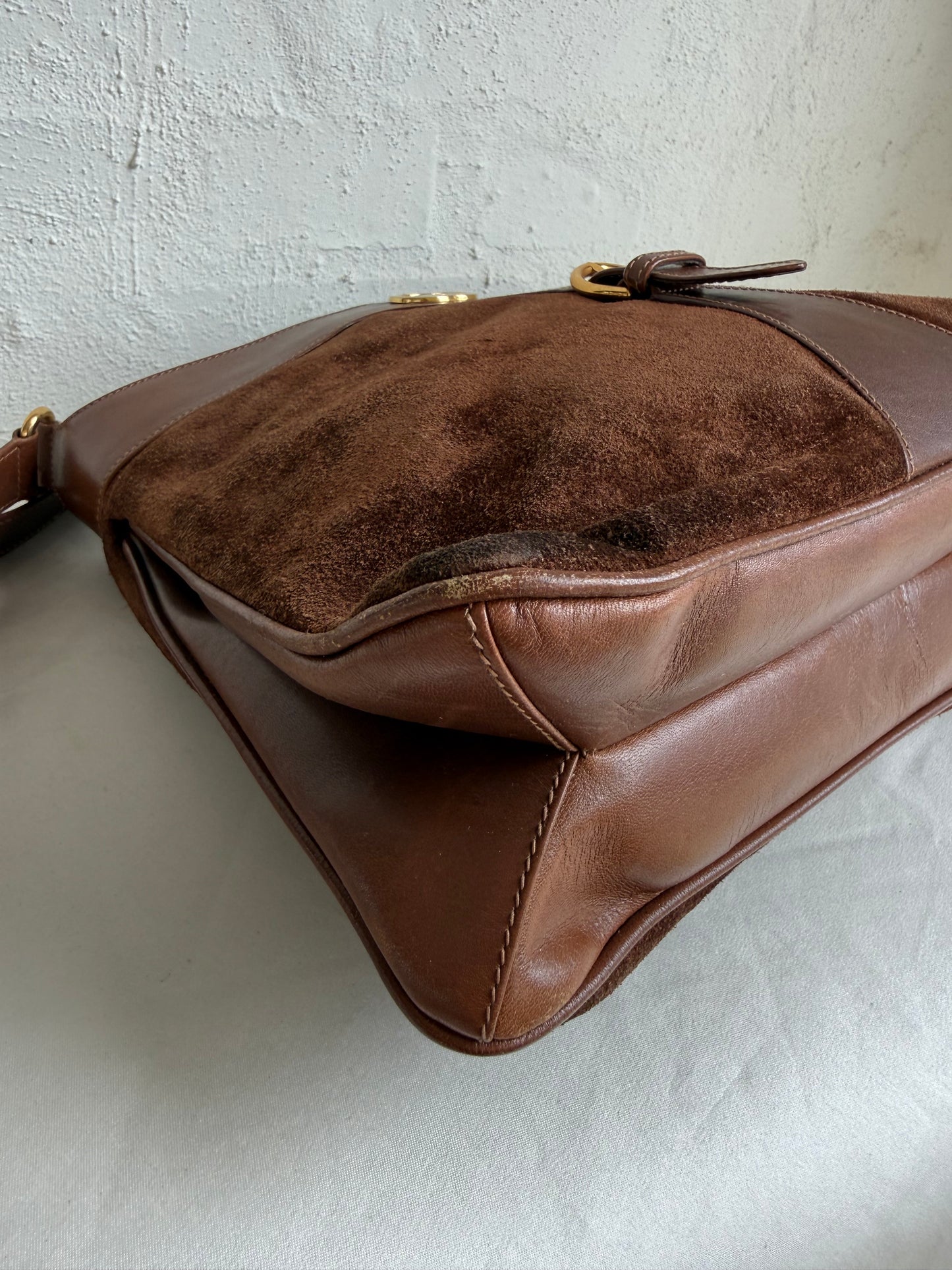 Gucci Suede Shoulder bag
