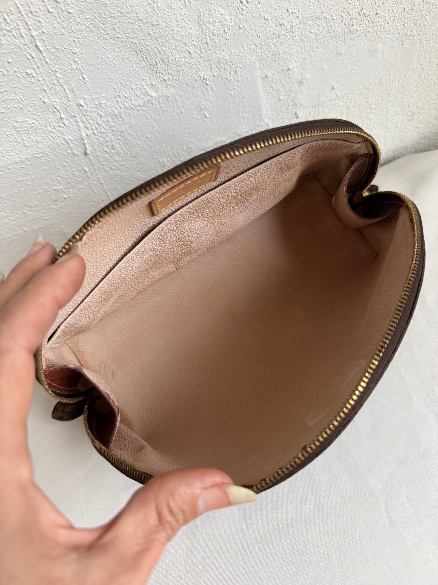 Louis Vuitton Demi Ronde makeup taske