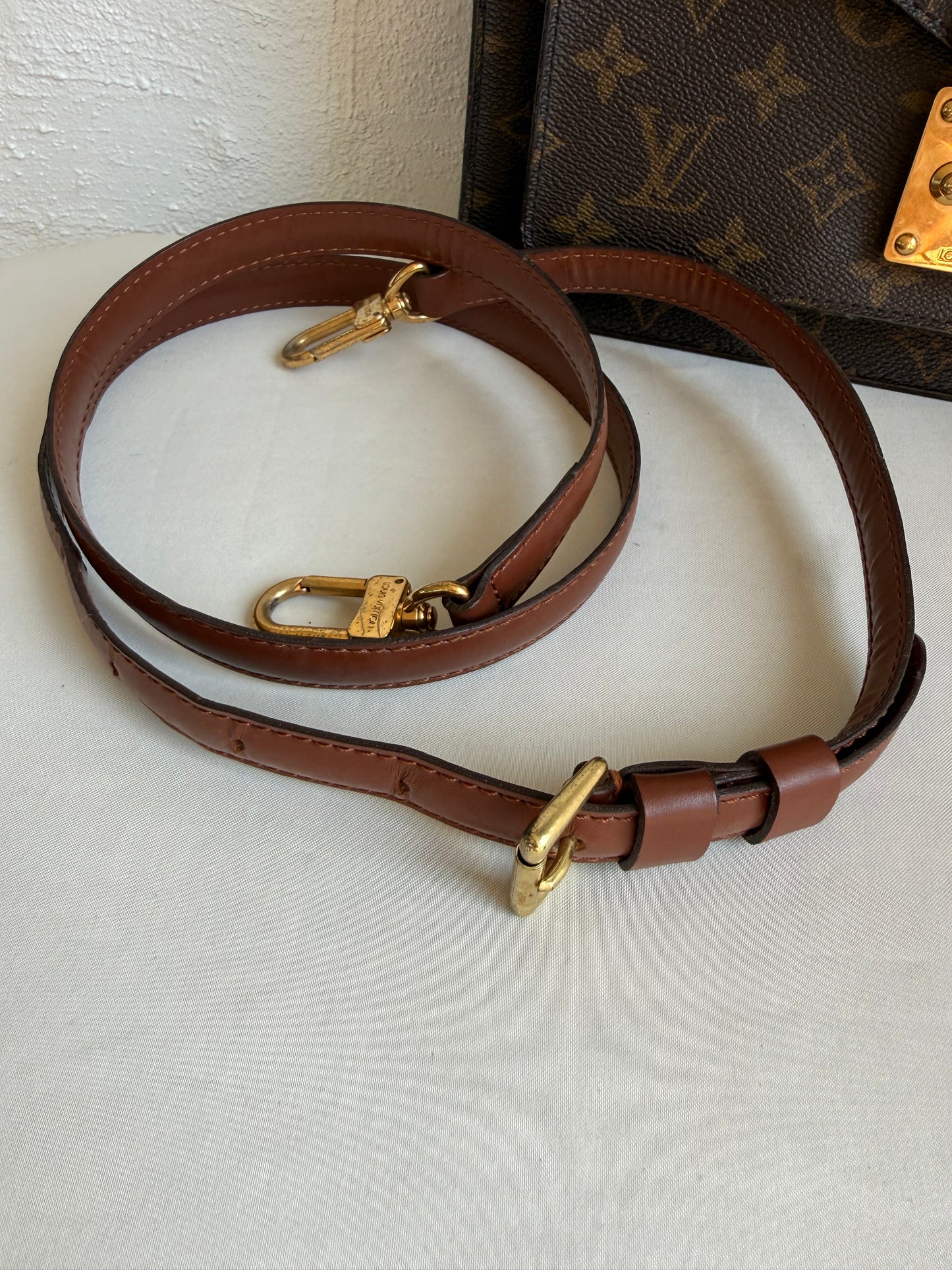 Louis Vuitton Monceau 28