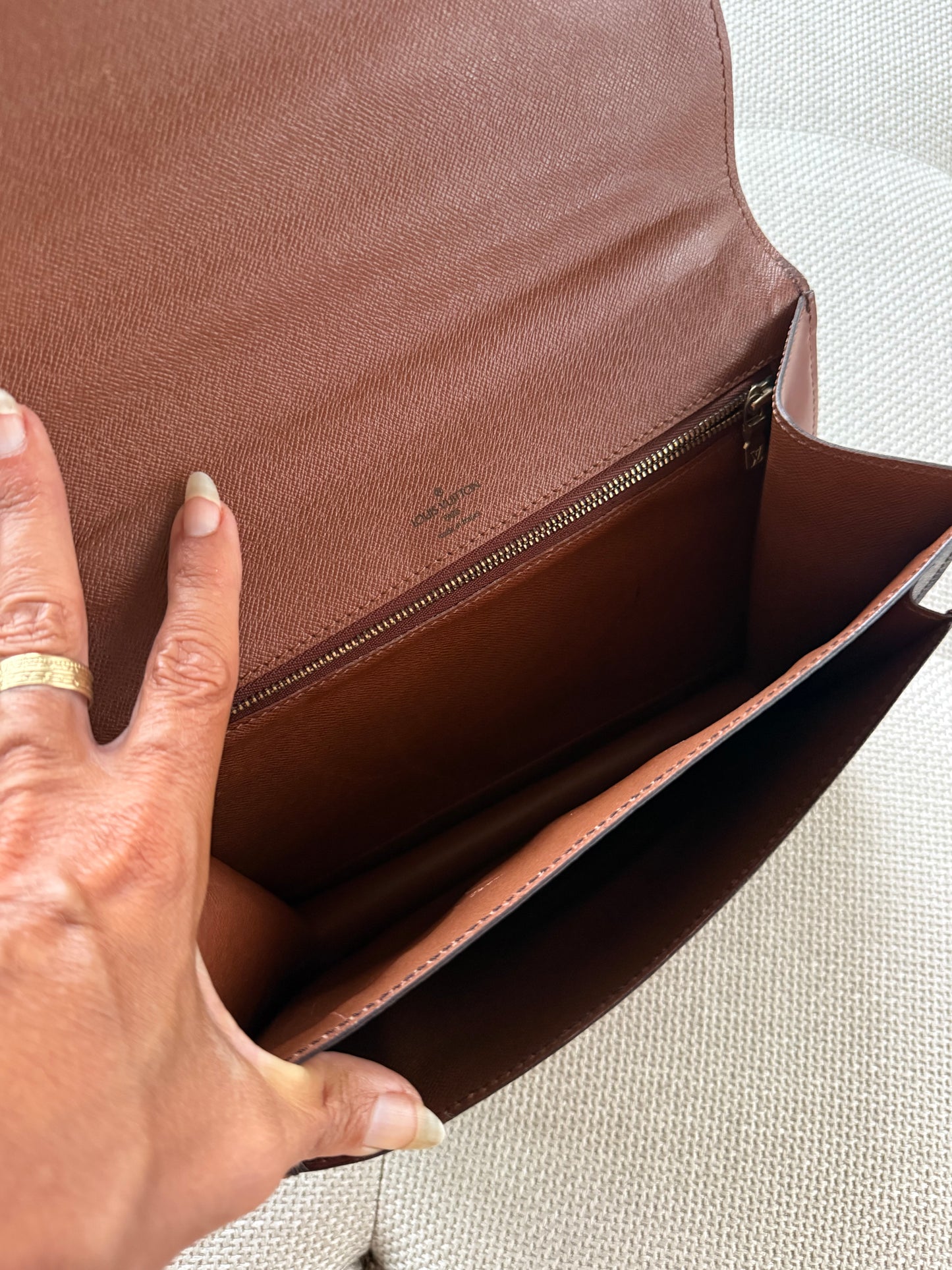 Louis Vuitton Monceau 26