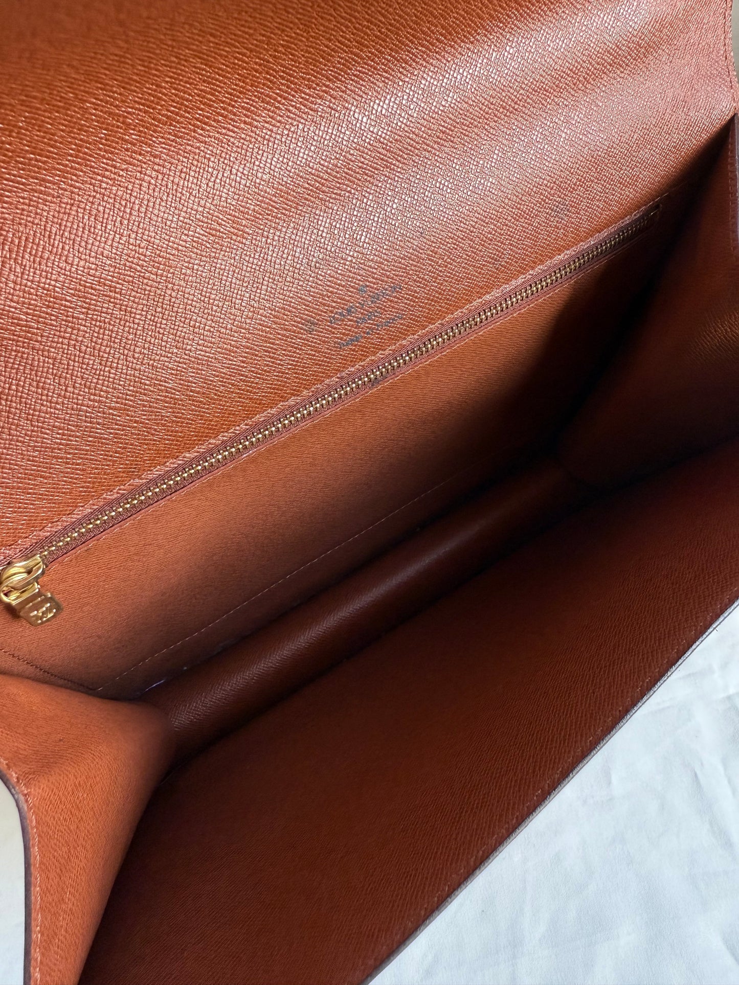 Louis Vuitton Monceau 28