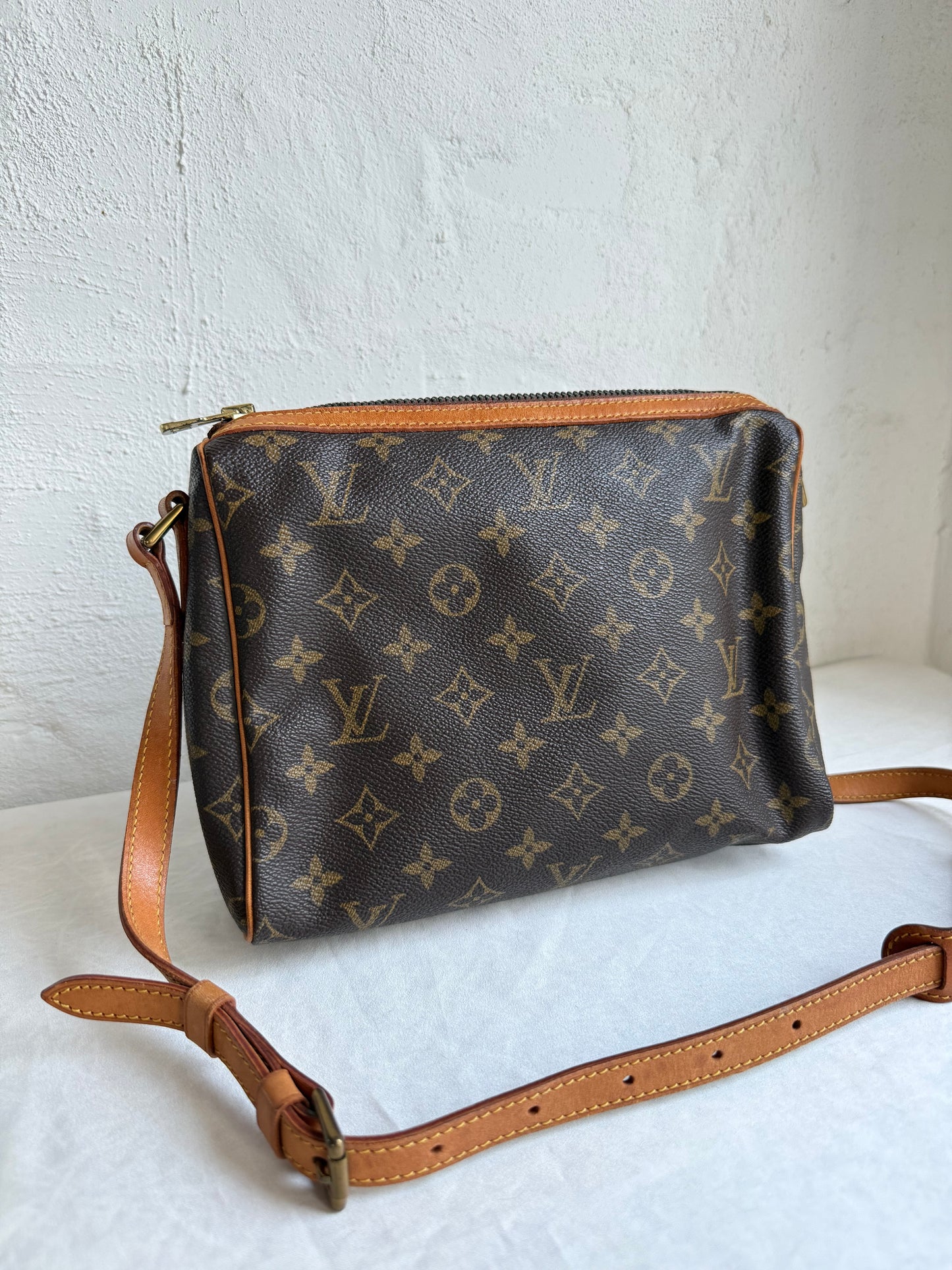 Louis Vuitton Tulle Lee