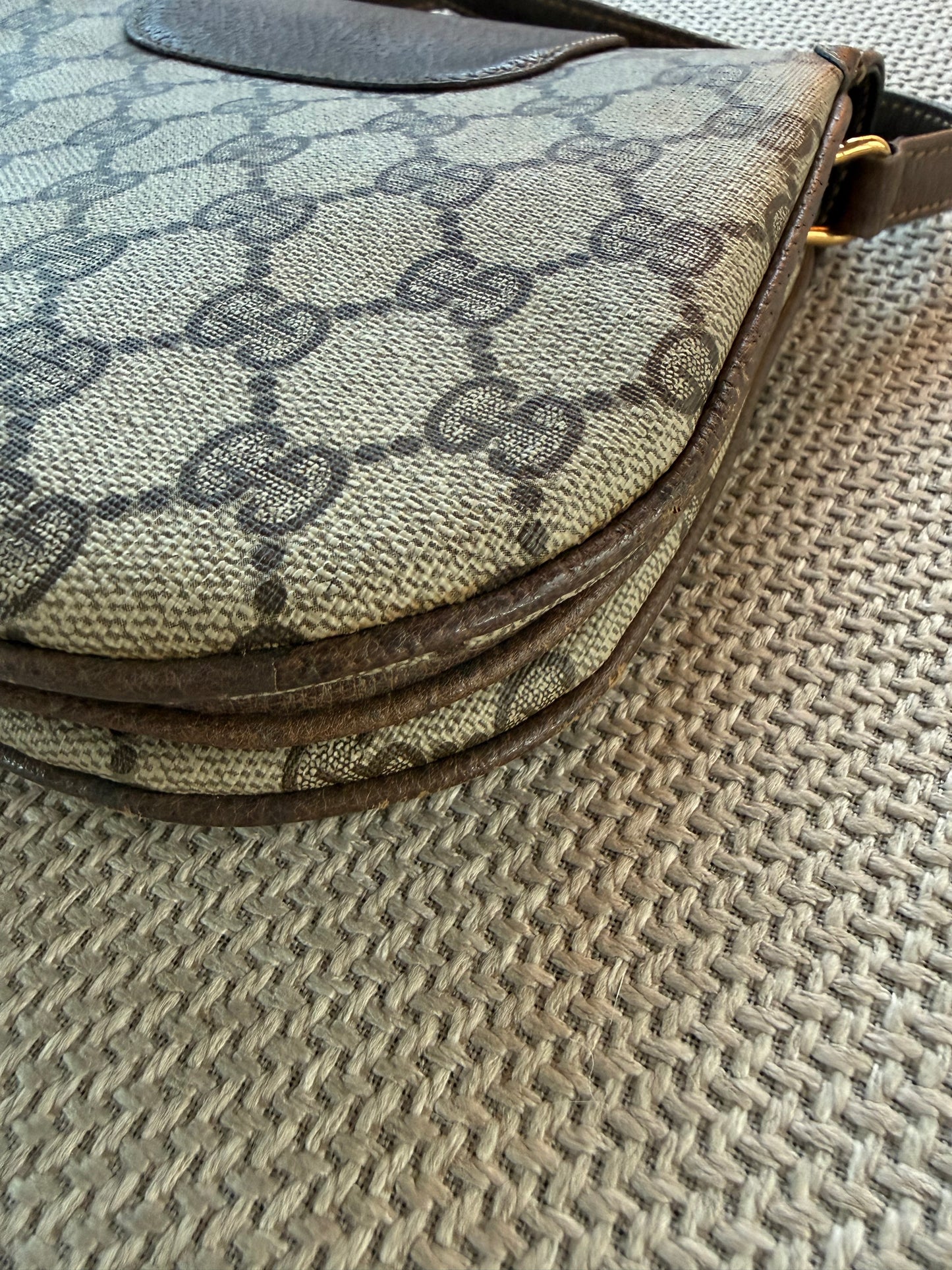 Gucci  Crossbody