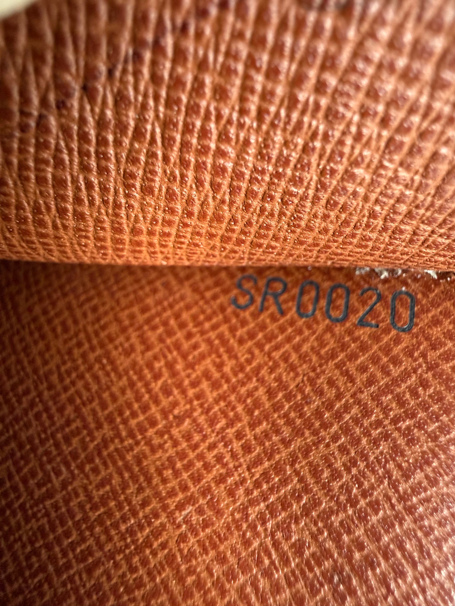 Louis Vuitton Monceau 28
