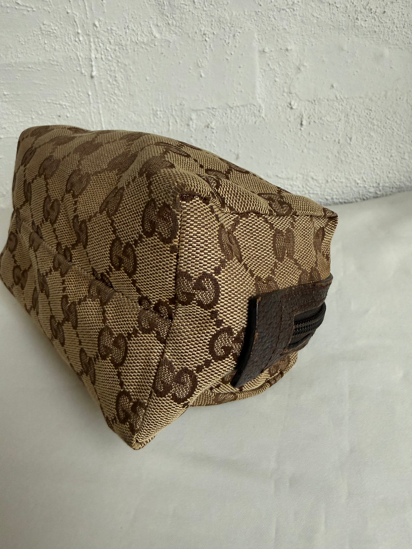 Gucci pouch/makeup pung