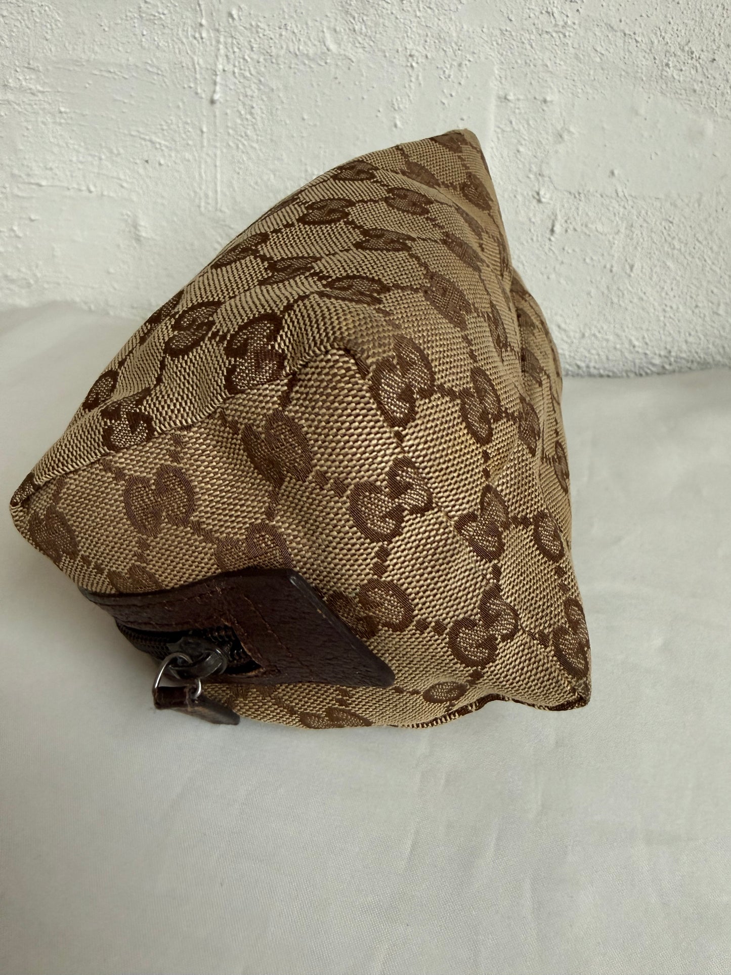 Gucci pouch/makeup pung