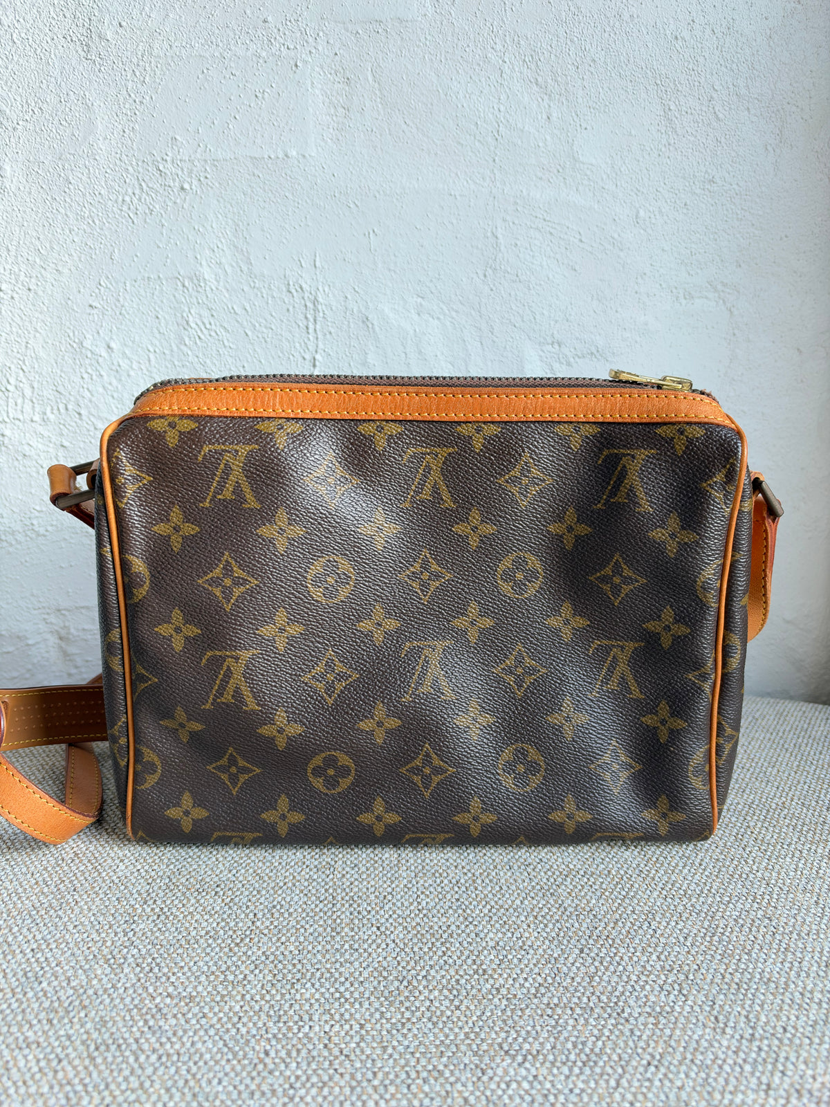 Louis Vuitton Tulle Lee