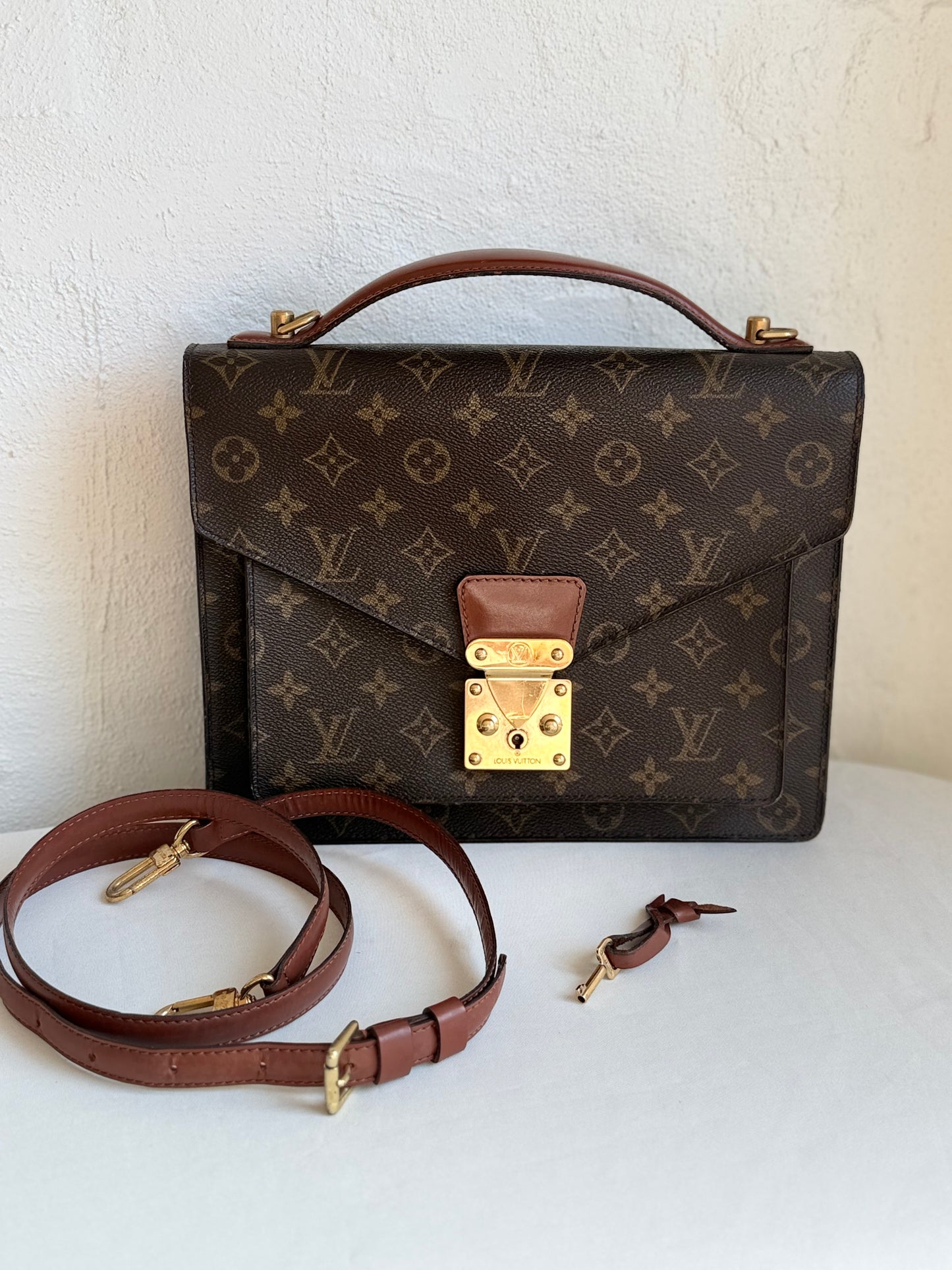 Louis Vuitton Monceau 28