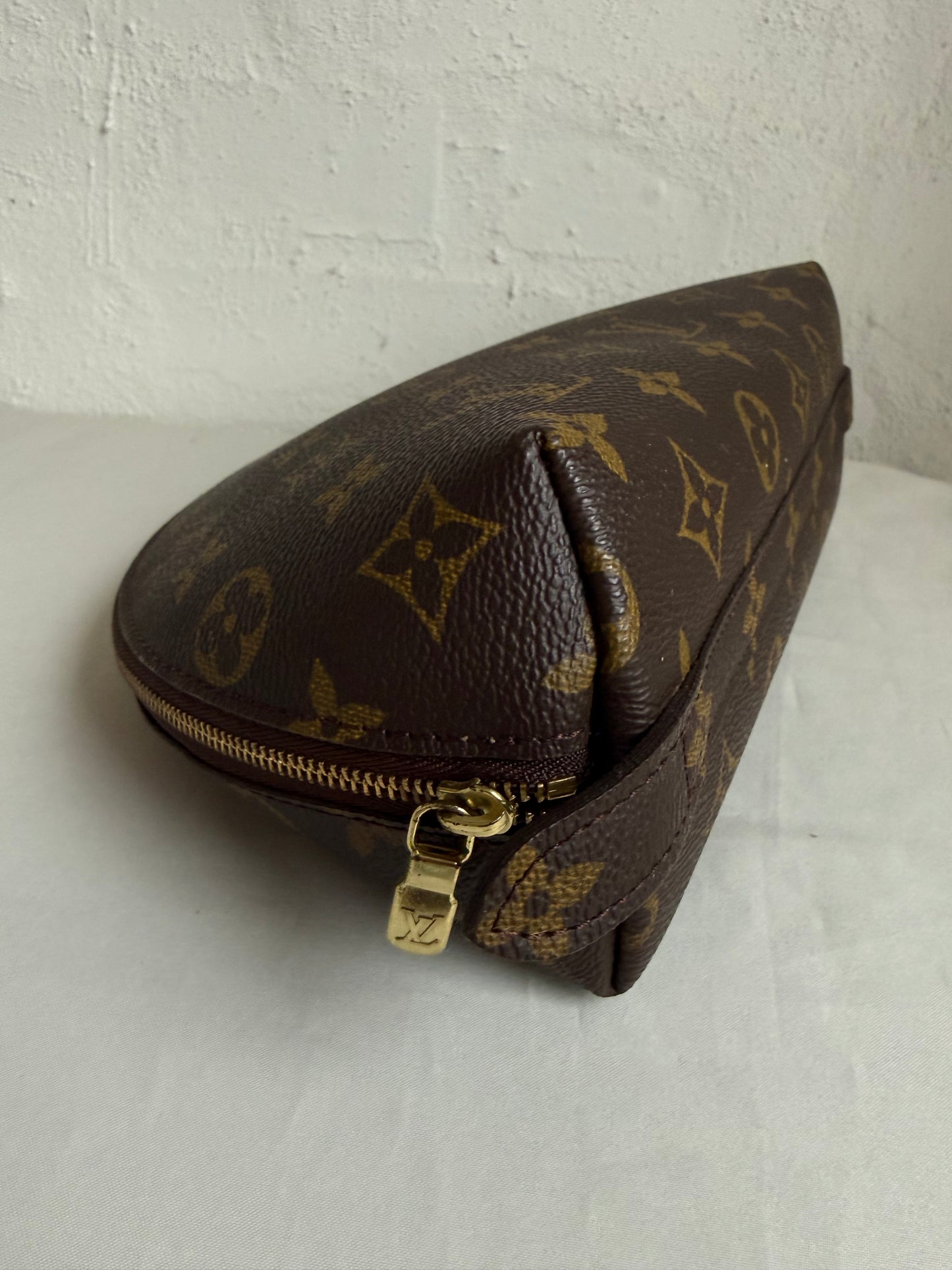 Louis Vuitton Demi Ronde makeup taske
