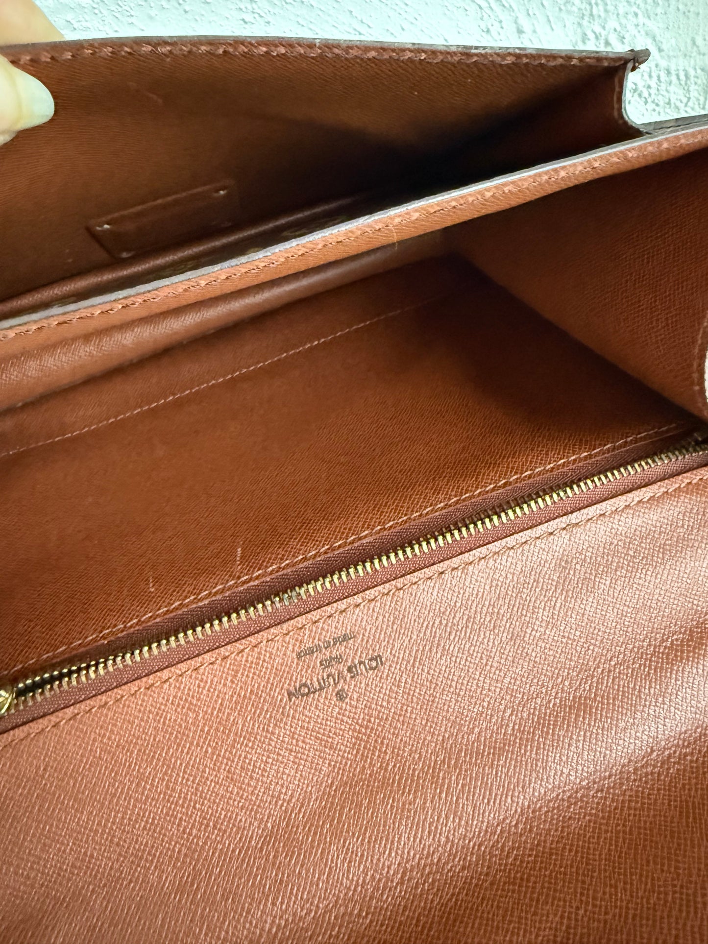 Louis Vuitton Monceau 26