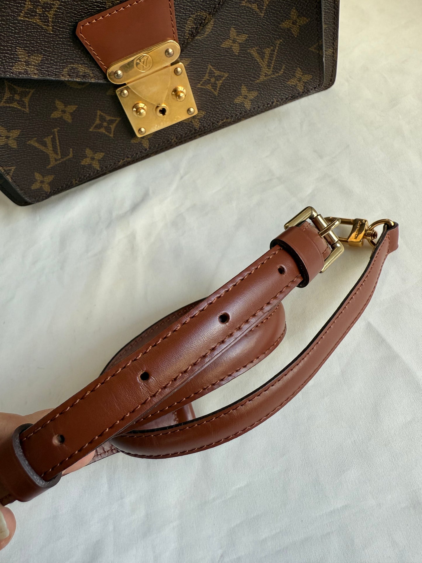 Louis Vuitton Monceau 28