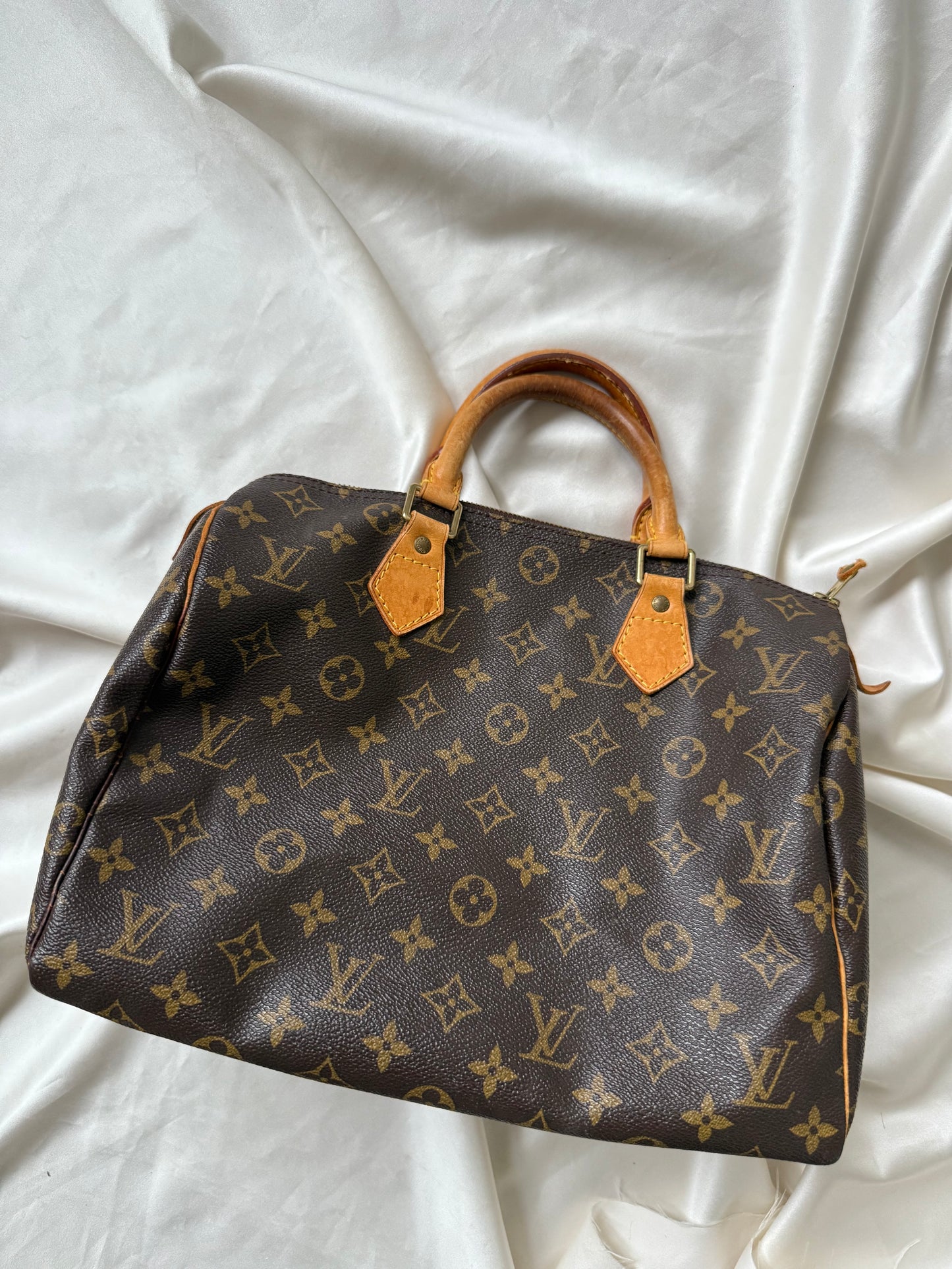Louis Vuitton Speedy 30