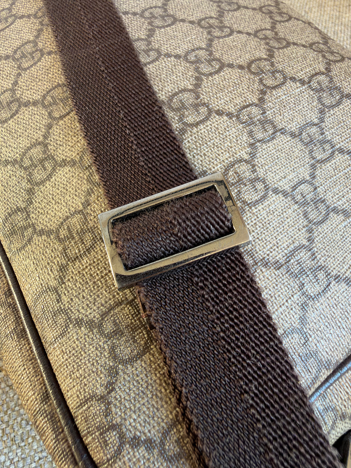 Gucci Messenger bag