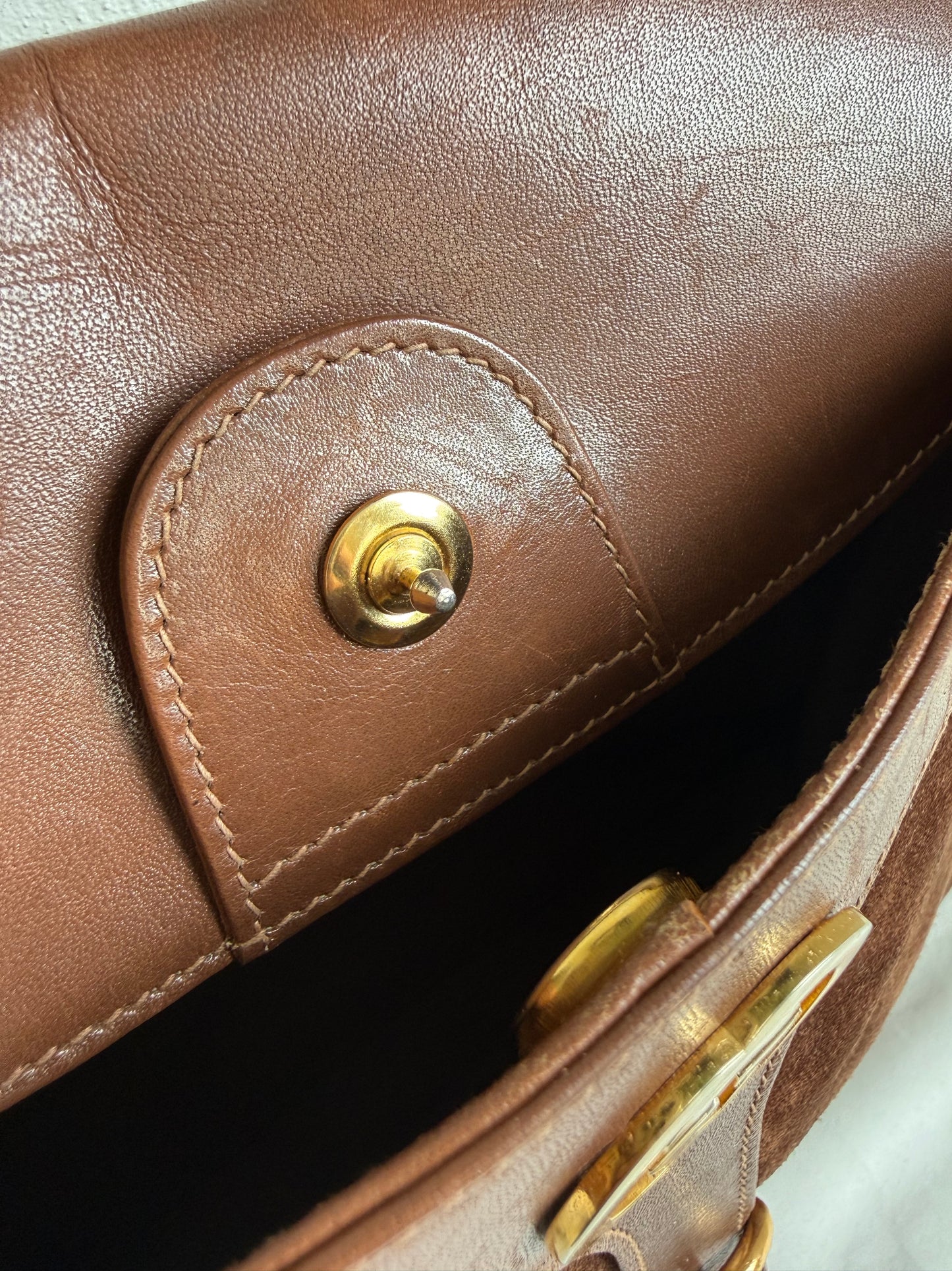 Gucci Suede Shoulder bag