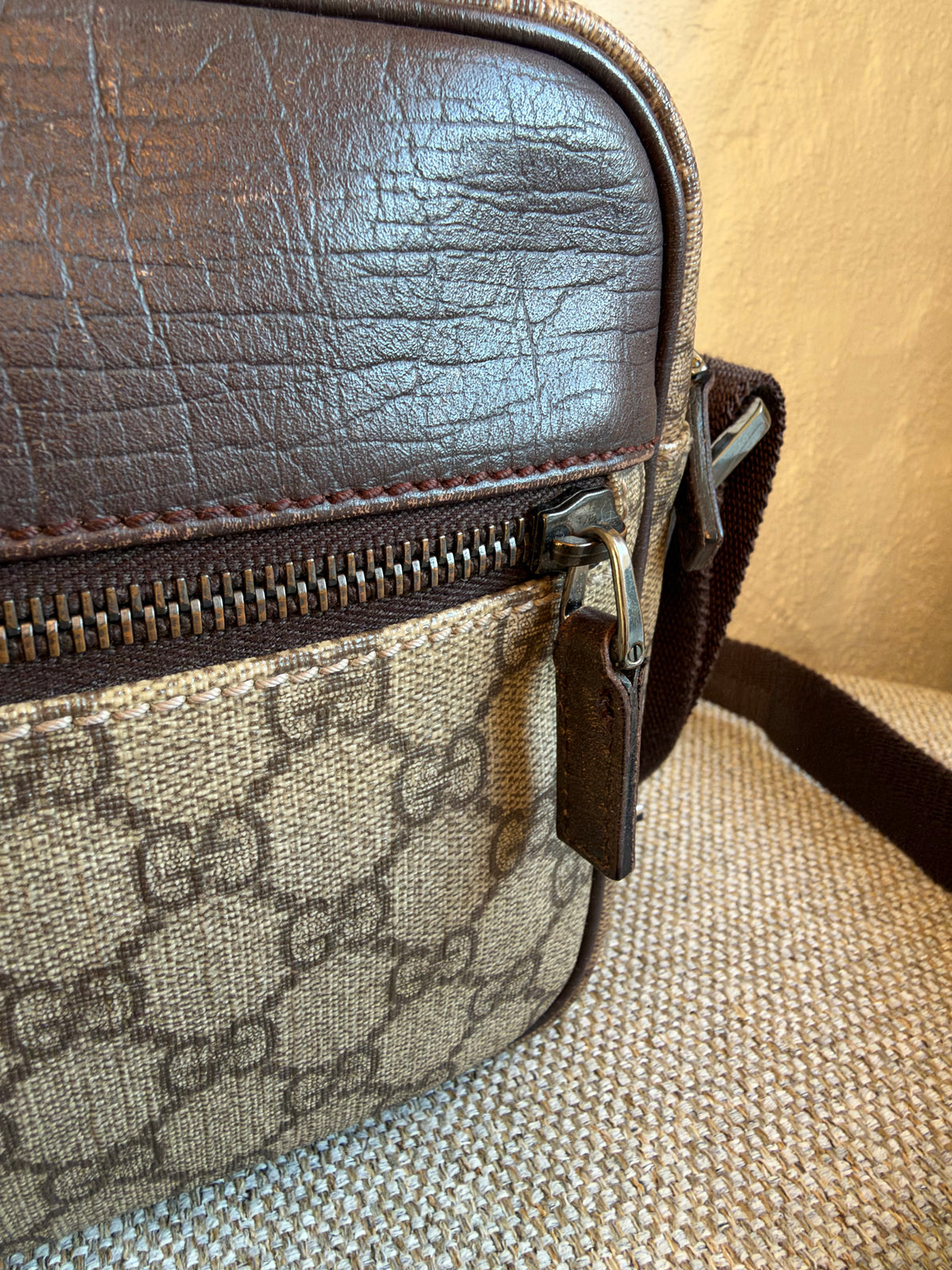 Gucci Messenger bag