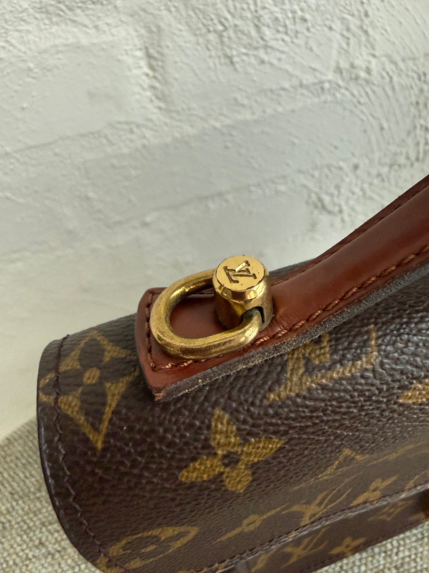 Louis Vuitton Monceau 26