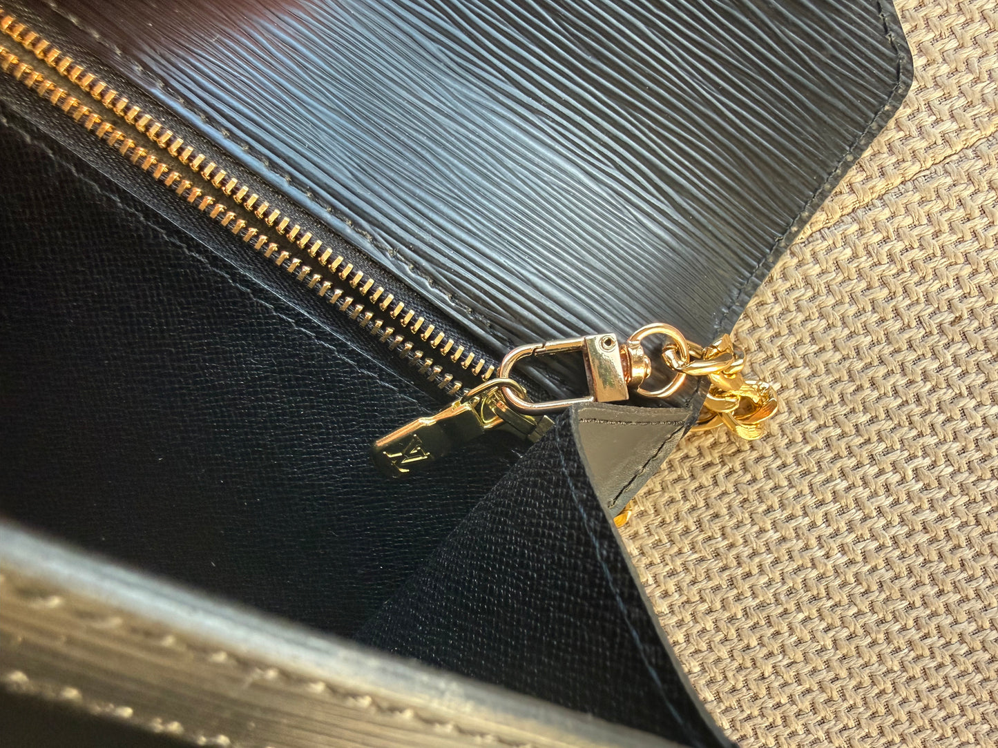 Louis Vuitton Epi Dragonne wrist/shoulder bag