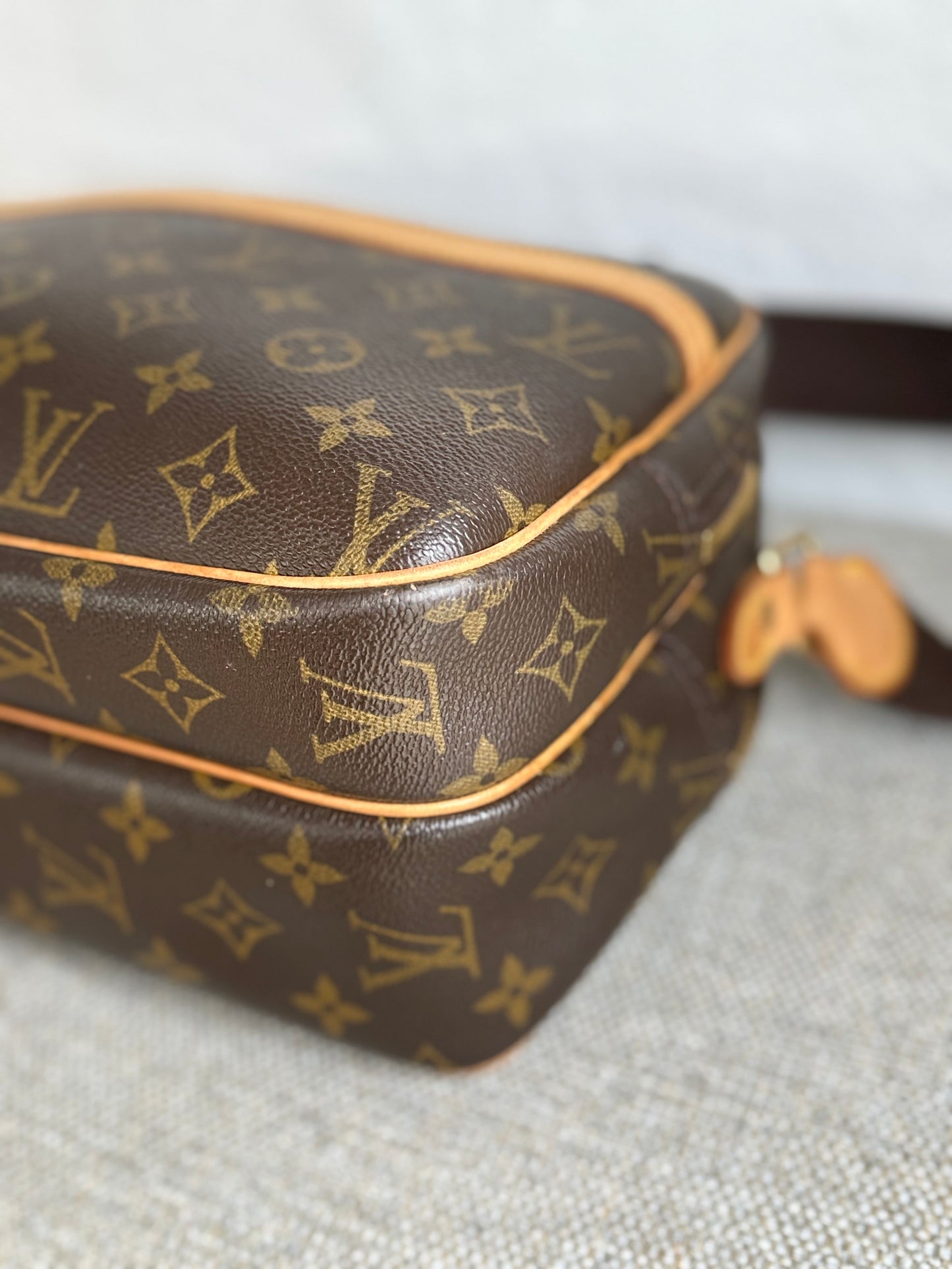 Louis Vuitton Reporter PM
