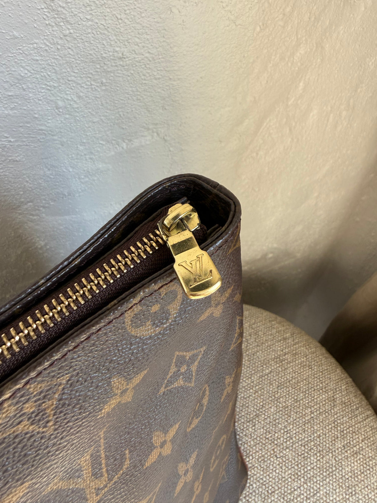 Louis Vuitton Cabas Mezzo