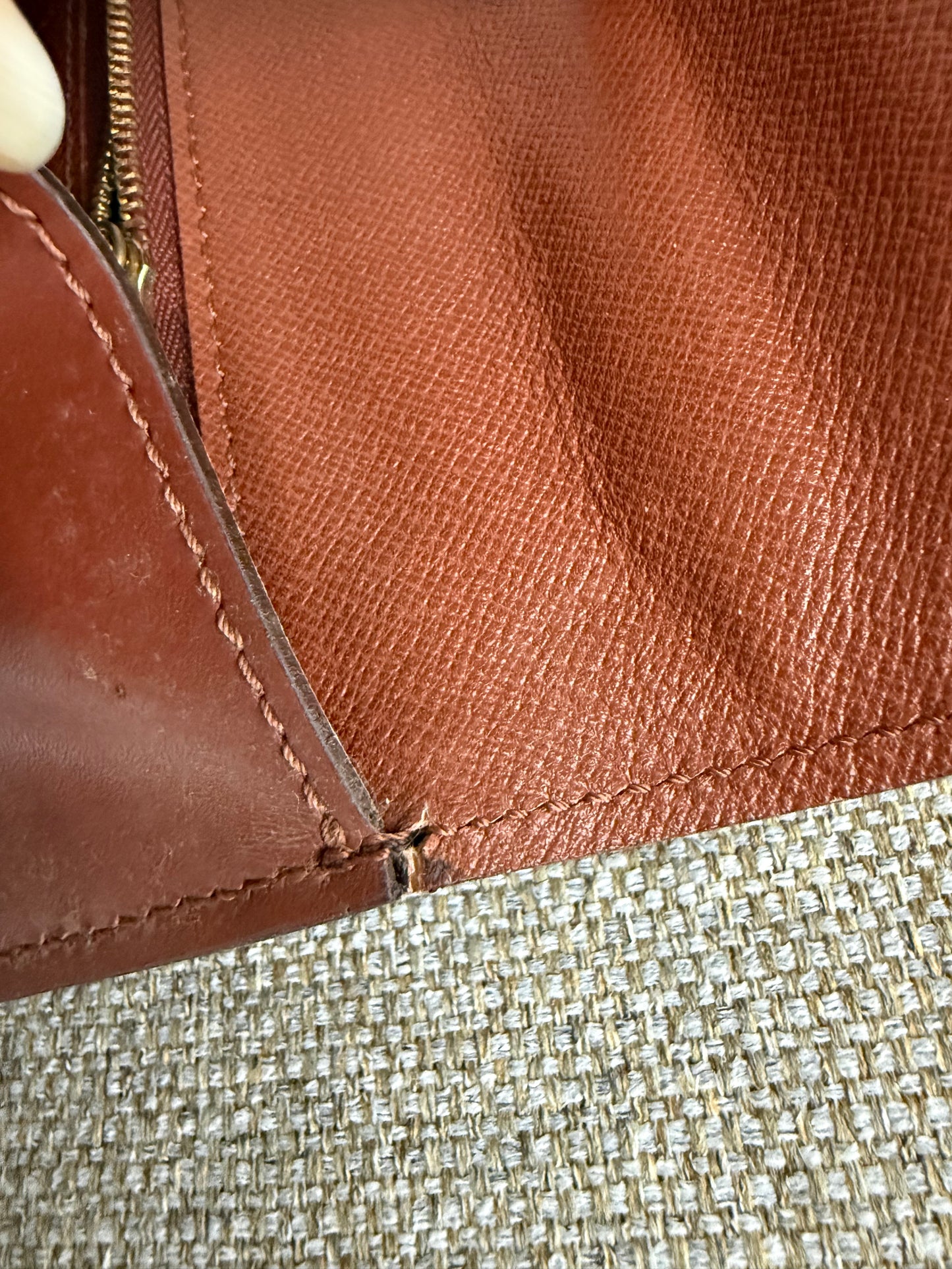 Louis Vuitton Monceau 26