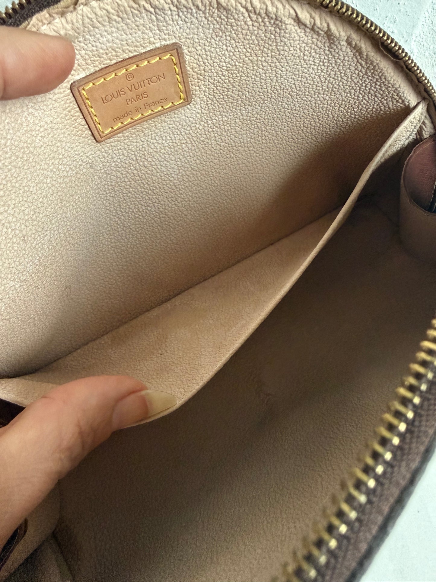 Louis Vuitton Demi Ronde makeup taske