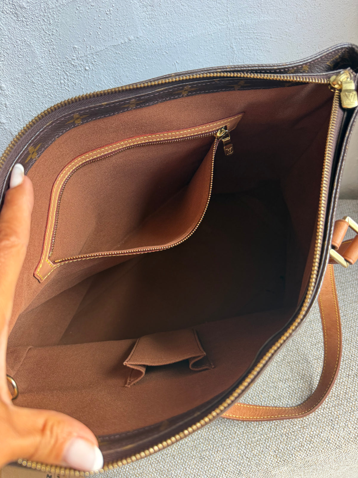 Louis Vuitton Cabas Mezzo