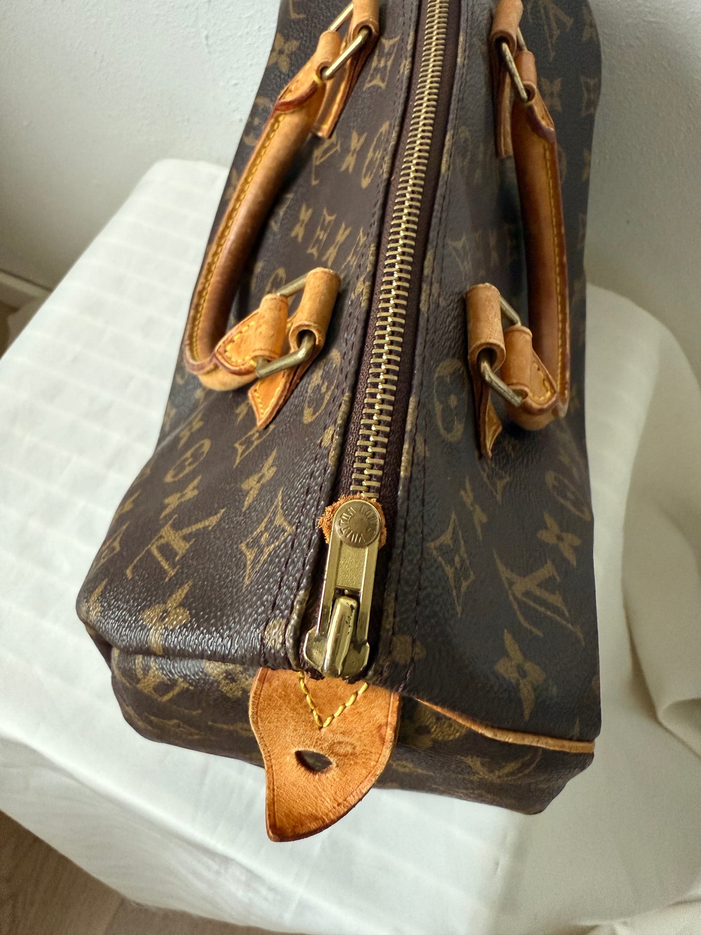 Louis Vuitton Speedy 30