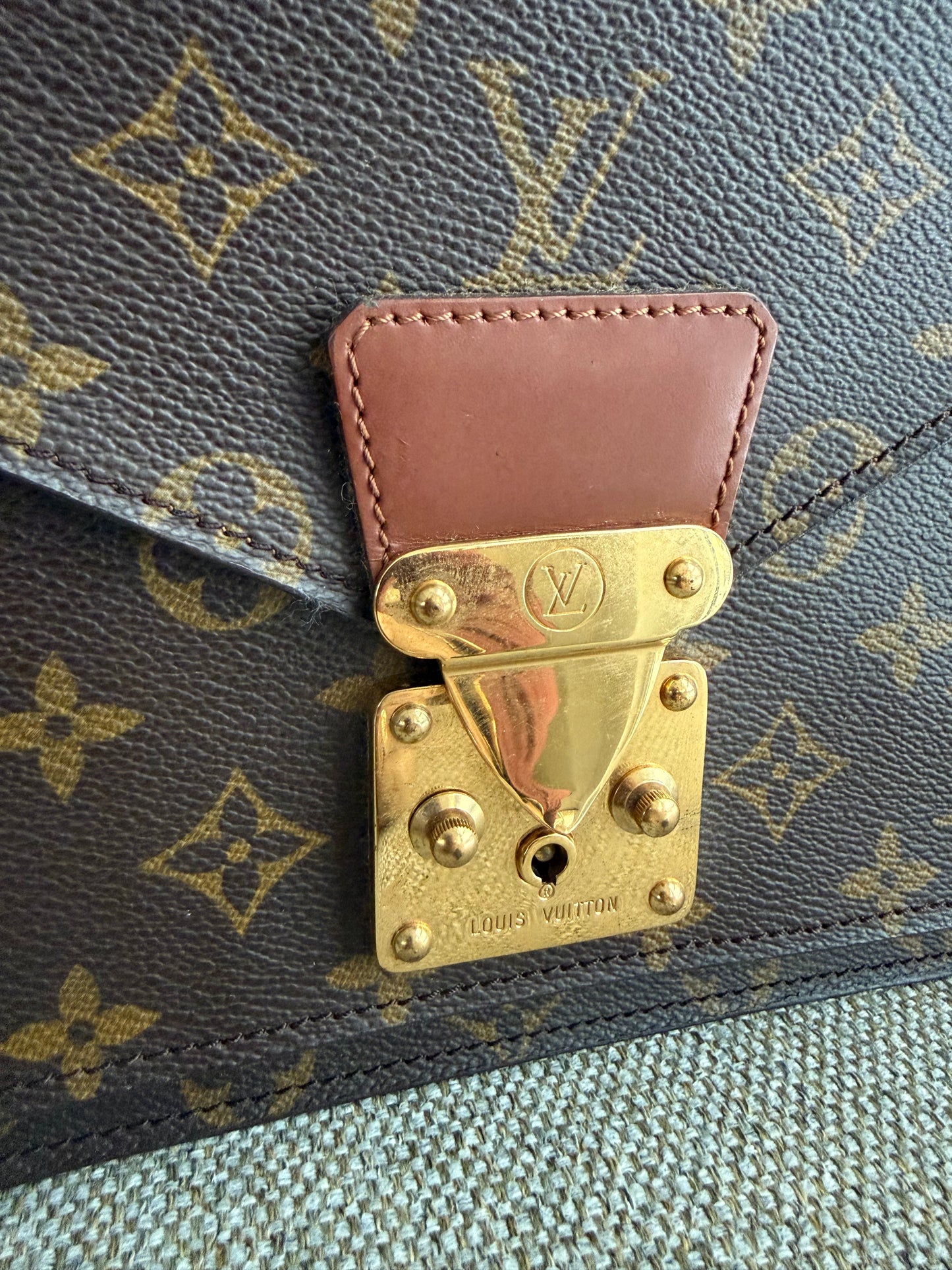 Louis Vuitton Monceau 26