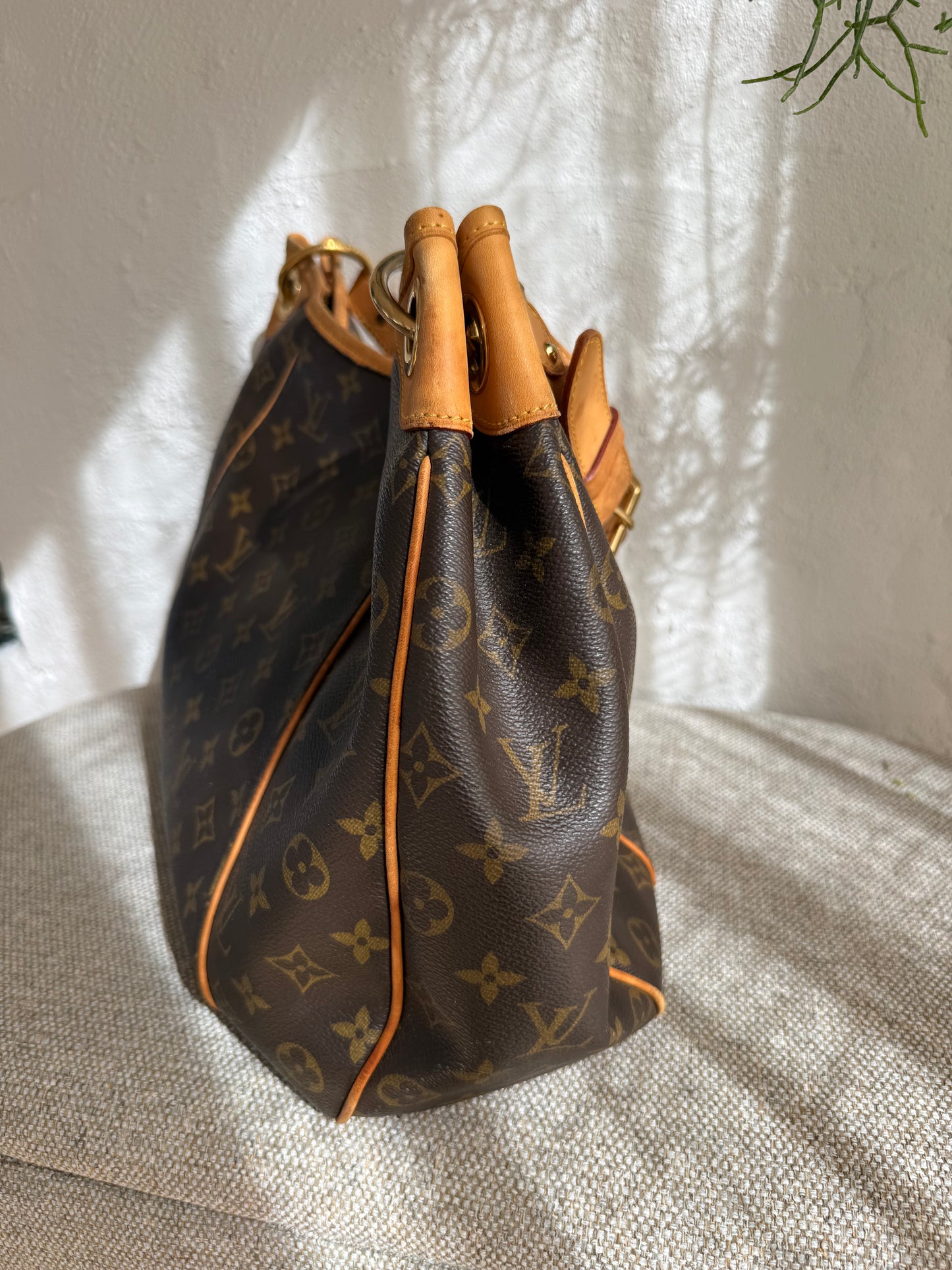Louis Vuitton Galliera PM