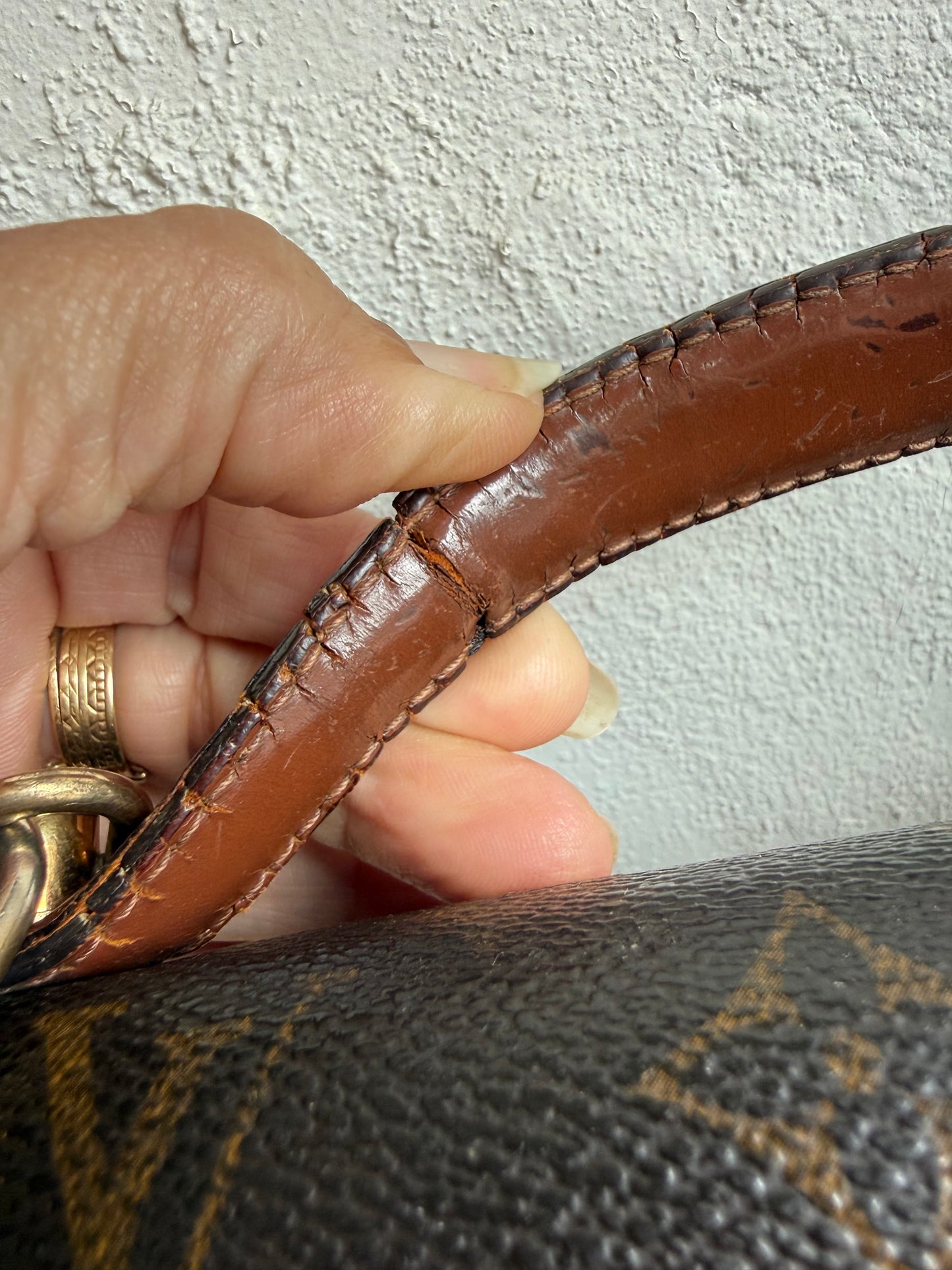 Louis Vuitton Monceau 28