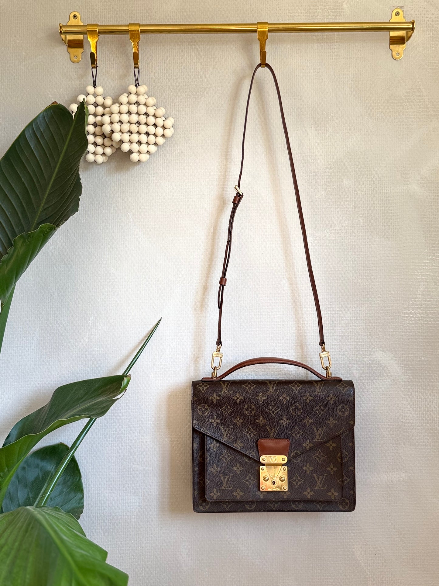 Louis Vuitton Monceau 28