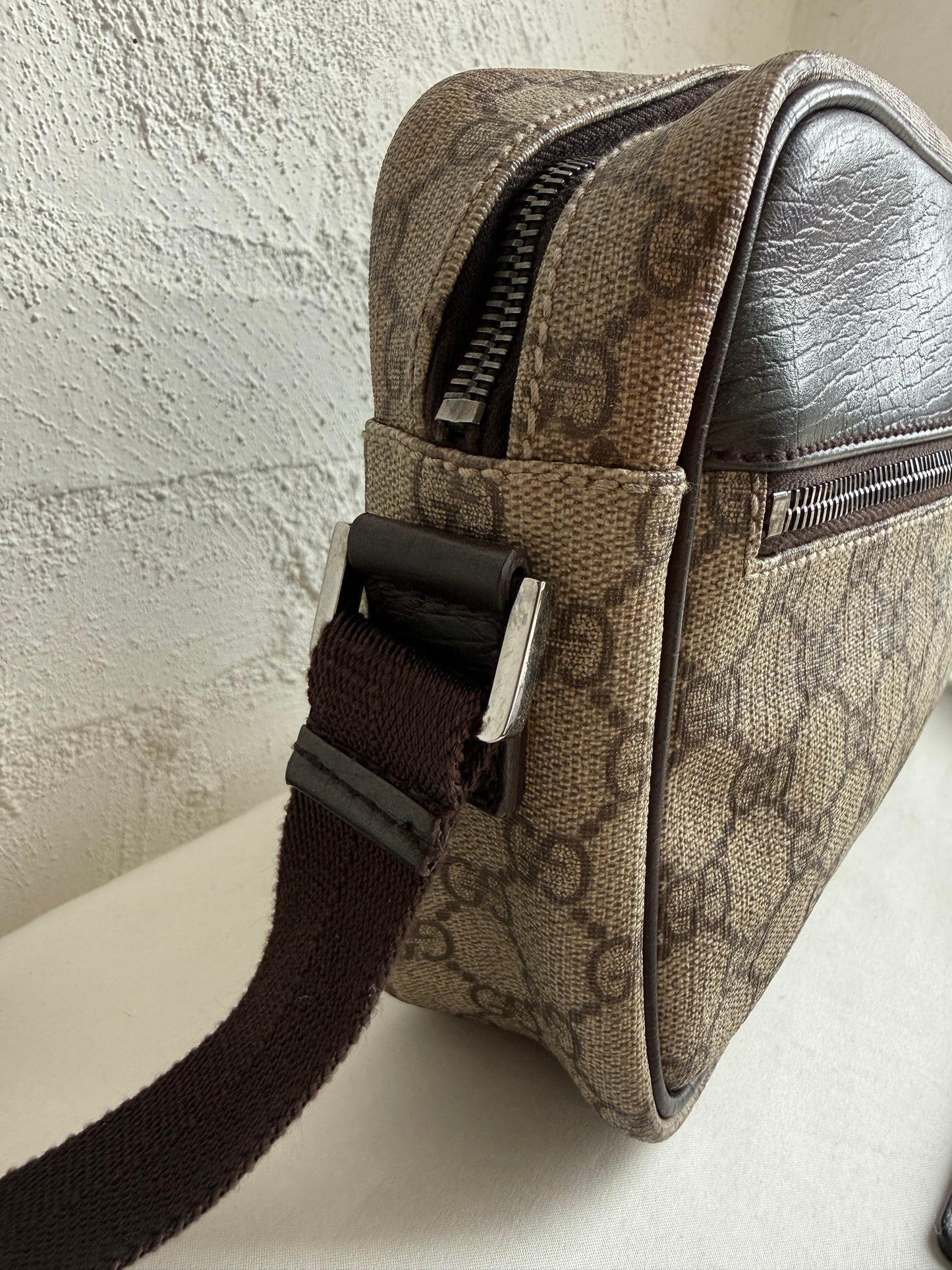 Gucci Messenger bag